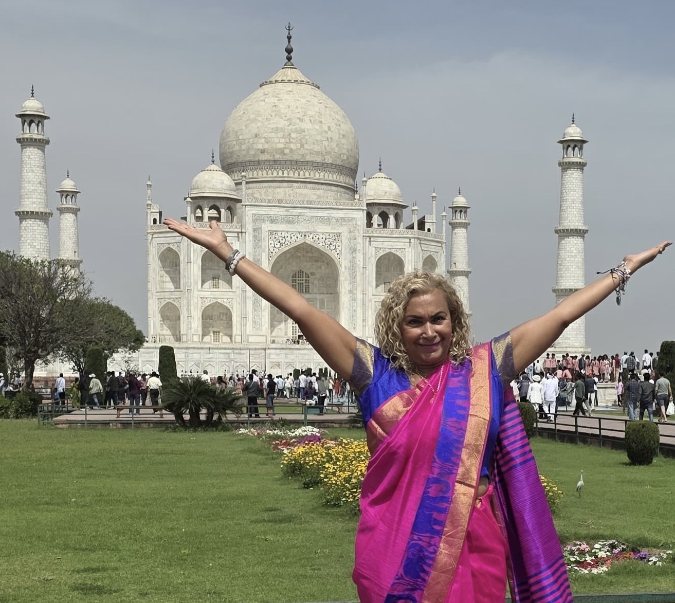 Taj Mahal and Agra Fort Guided Tour with Lunch