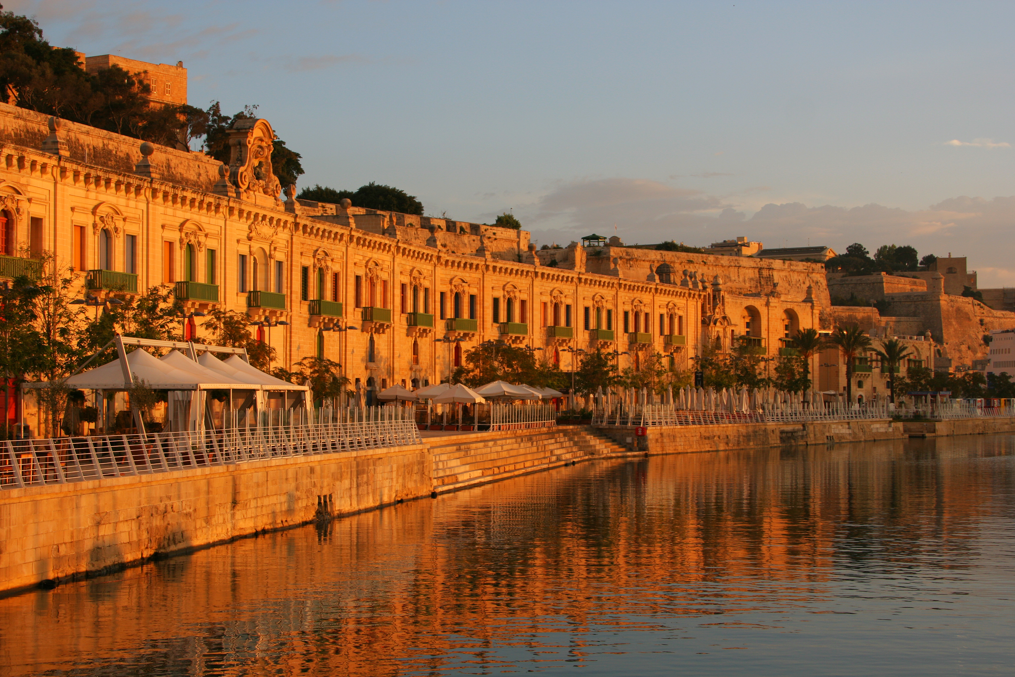From Delhi: Overnight Varanasi Guided Tour