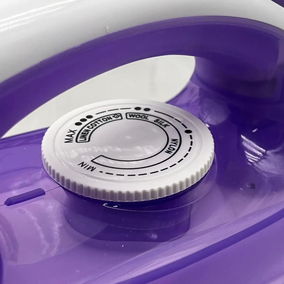 PLANCHA PARA ROPA CASERA A VAPOR POTENCIA DE 2000W SOKANY SK2111