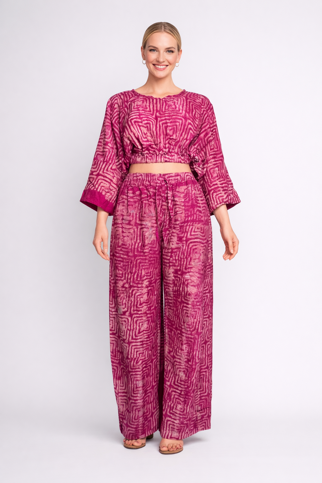 Ensemble pantalon et top crop imprimé fuchsia