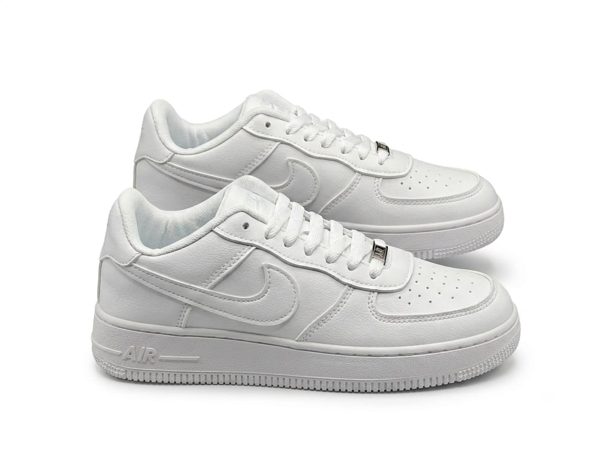 NIKE AIR FORCE 1 TRIPLE WHITE