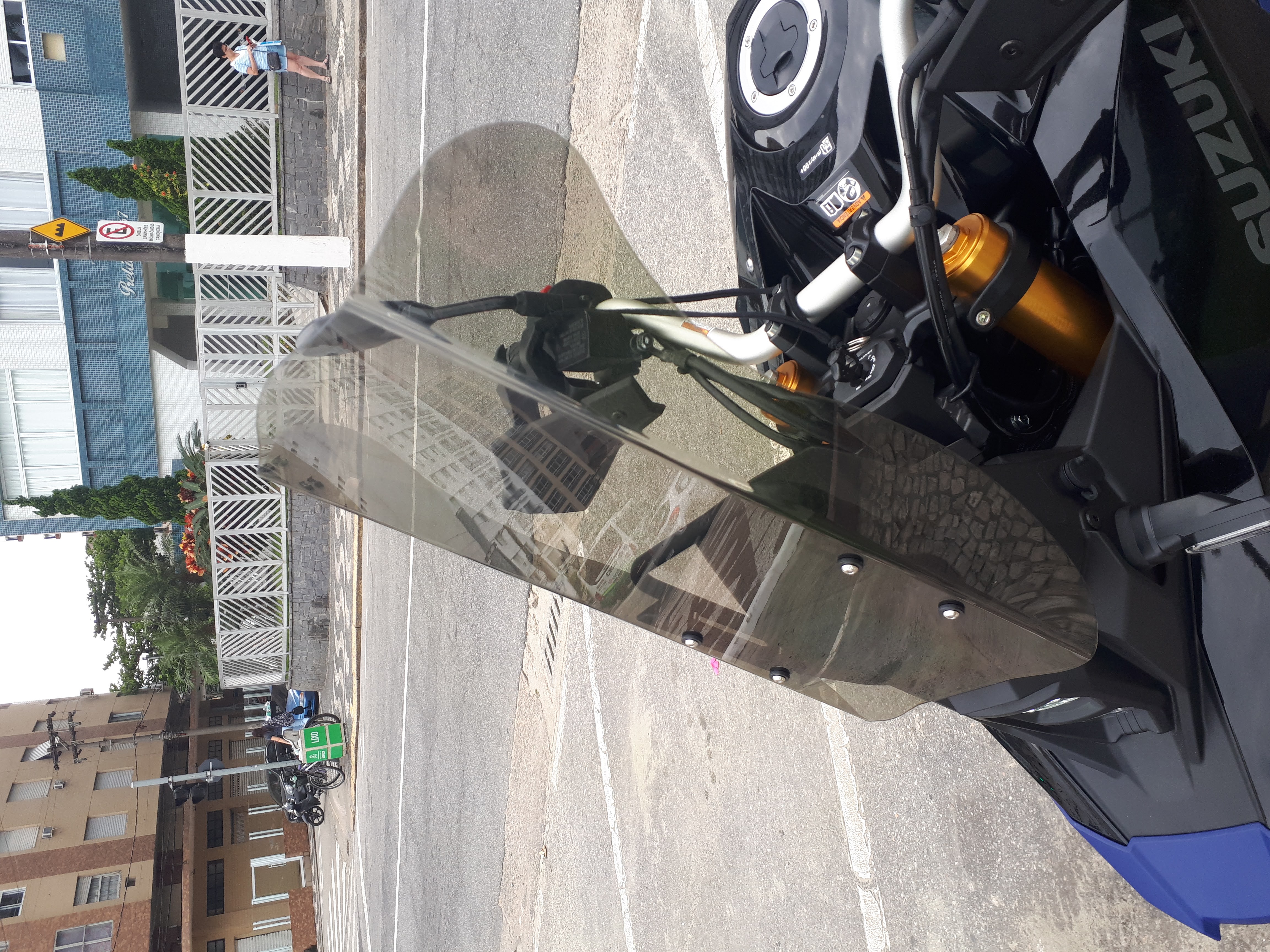 Bolha para-brisa alta M1 para VStrom 800 (serve nos dois mods) em policarbonato