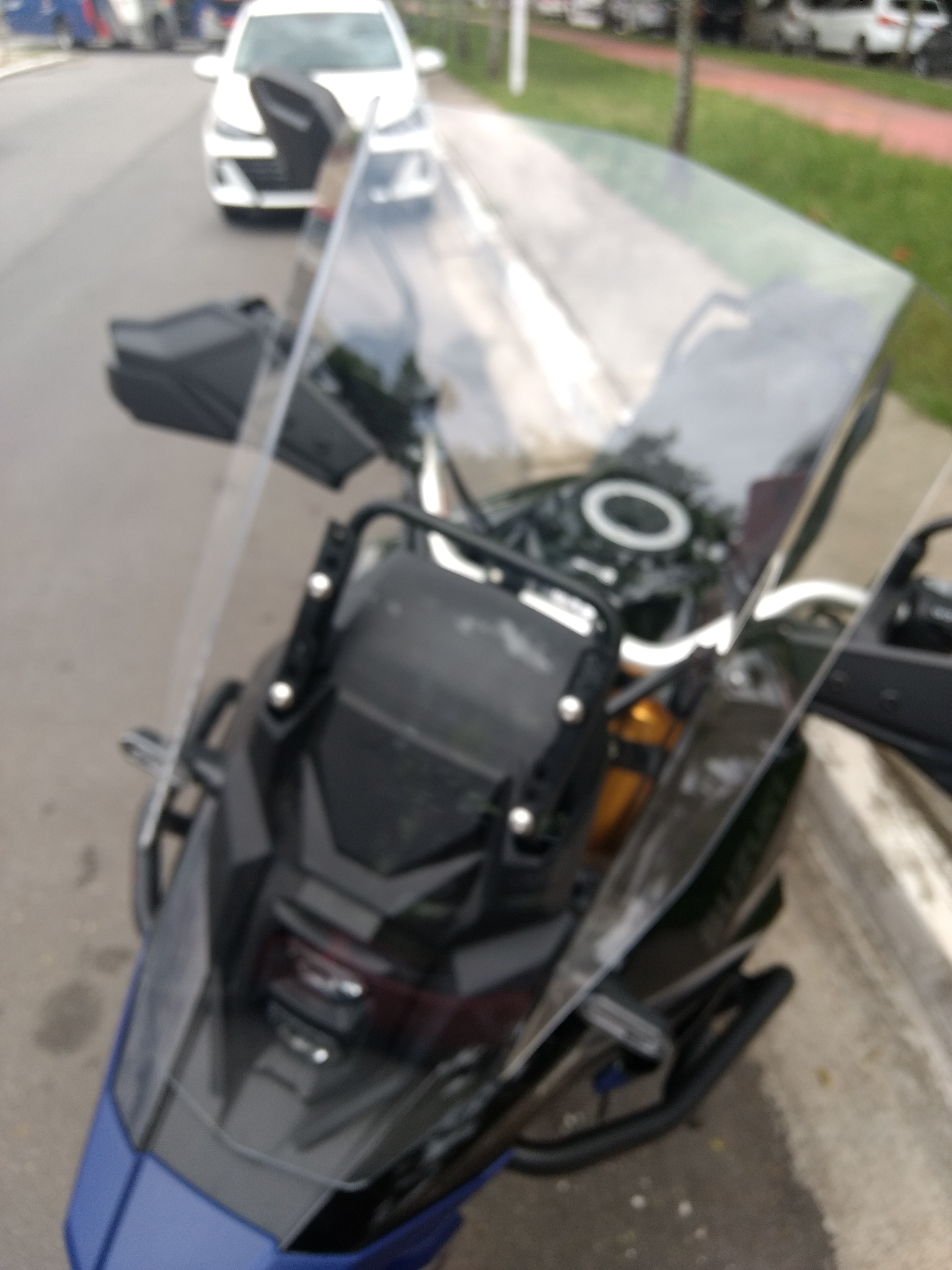 Bolha para-brisa alta M4 para VStrom 800 (serve nos dois mods) + protetor de farol, em policarbonato 