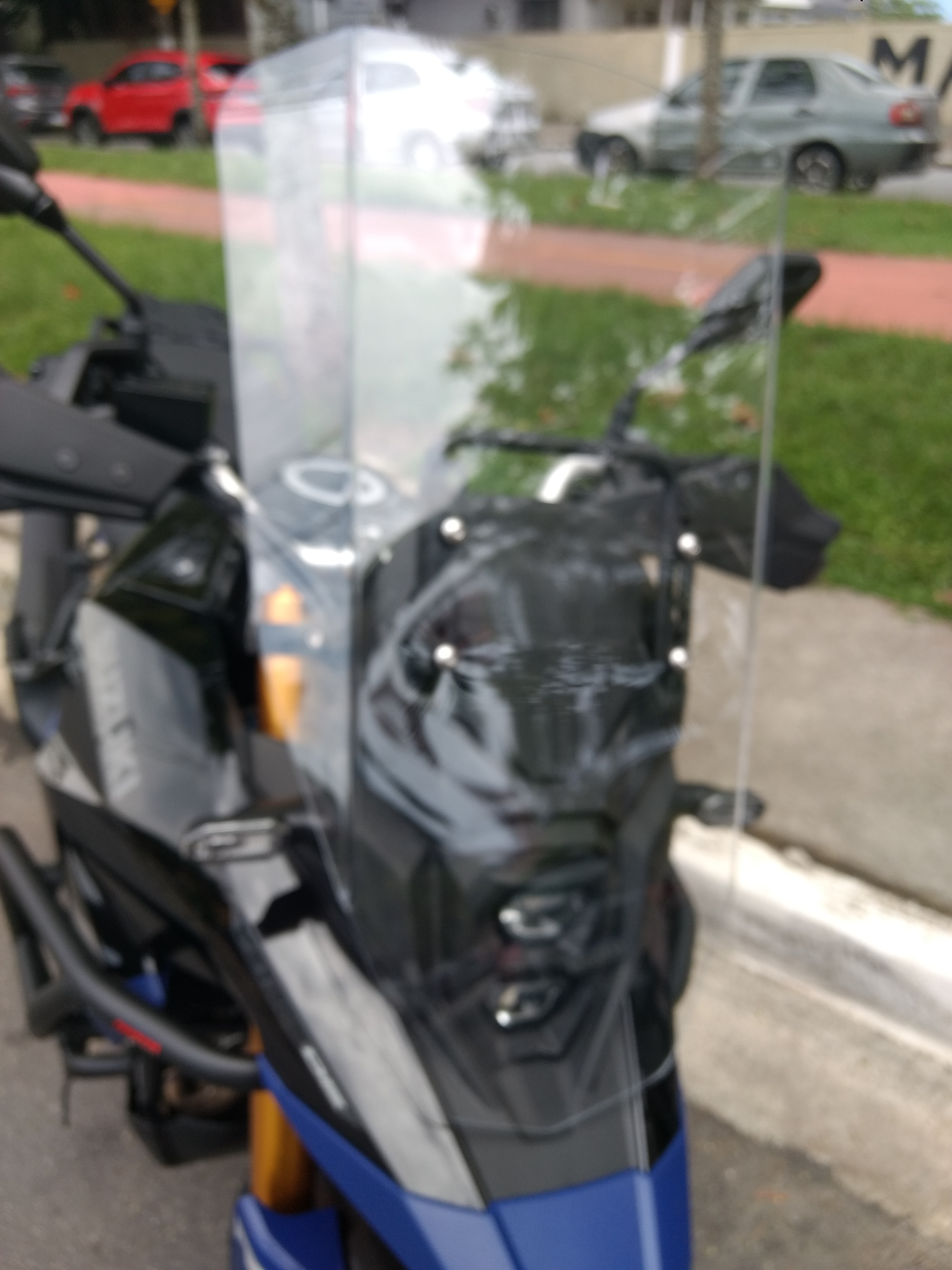 Bolha para-brisa alta M4 para VStrom 800 (serve nos dois mods) + protetor de farol, em policarbonato 