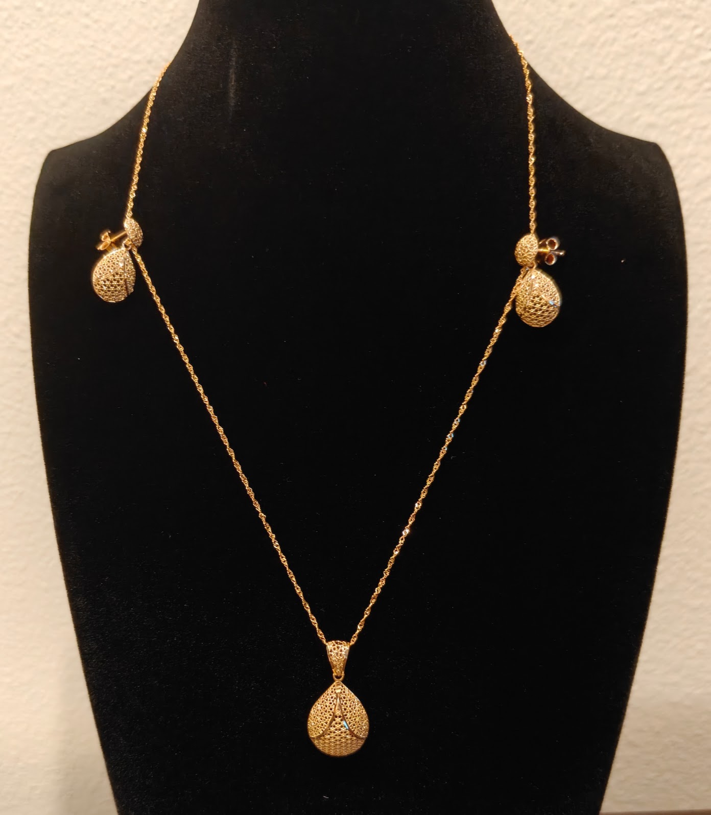 21K Gold Necklace and Earrings Set
