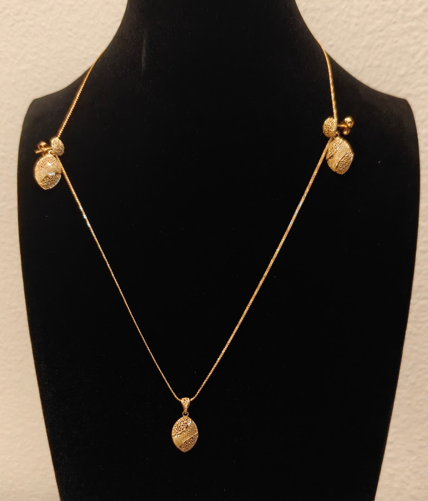 21K Gold Necklace and Earrings Set