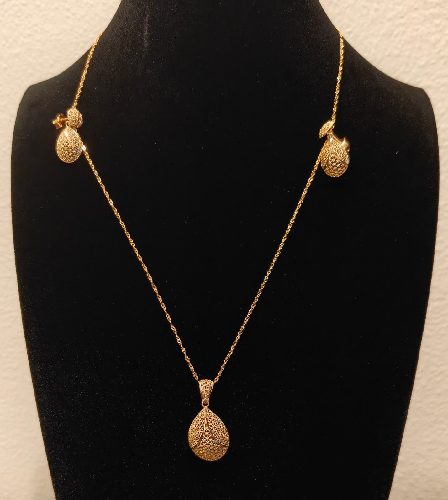21K Gold Necklace and Earrings Set