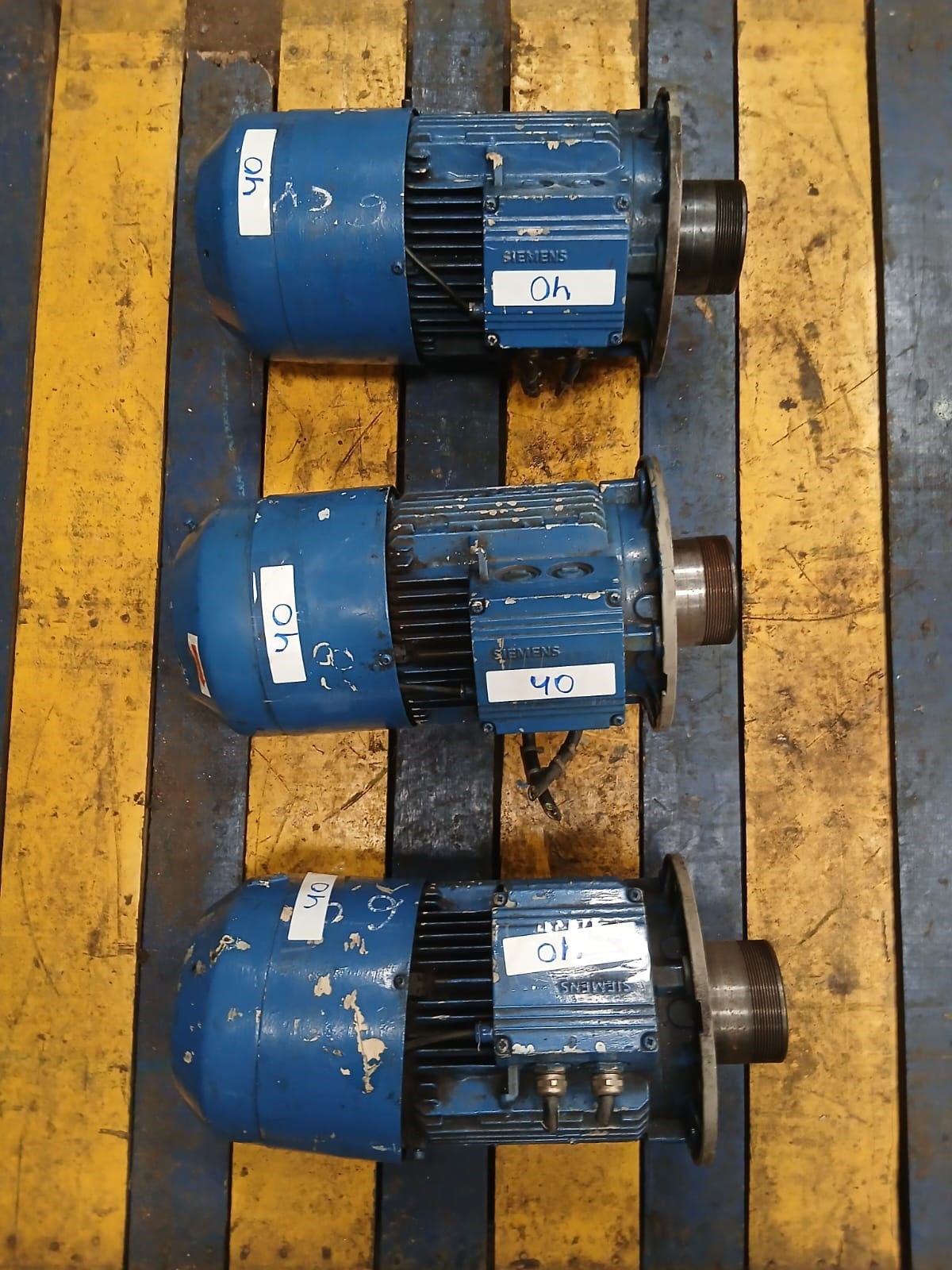 Motor de indução trifásico Siemens 4 kW de potência 1LA7 132-4AA10-Z (ou 1LA7 13-4AA10-Z)
