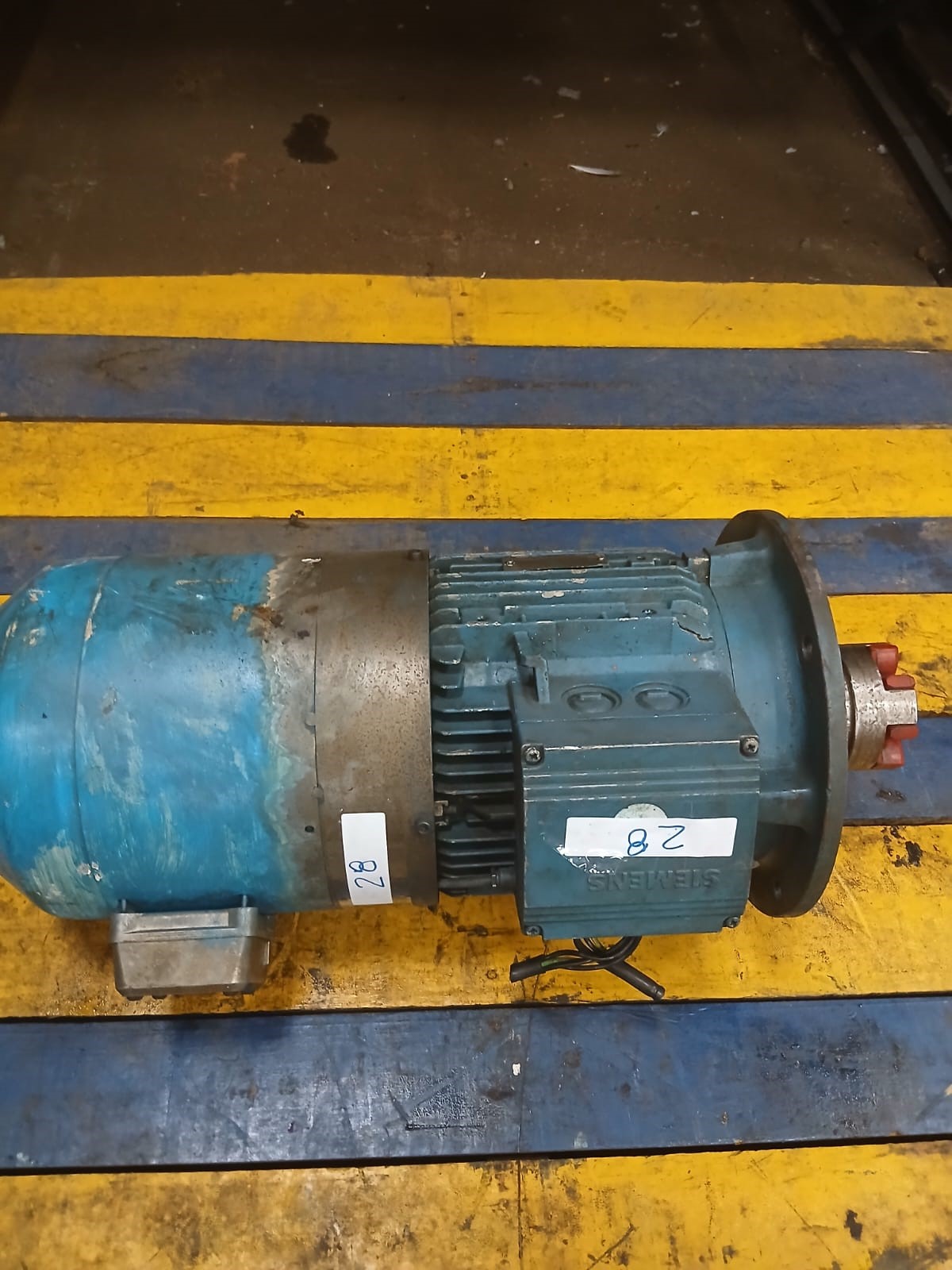 Motor Elétrico Trifásico SEW 7.5CV Frange C