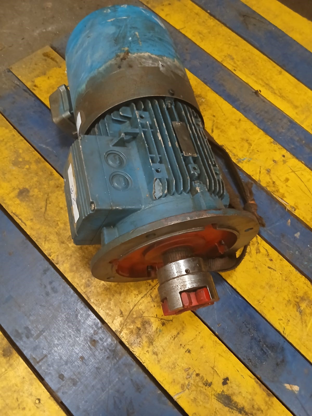 Motor Elétrico Trifásico SEW 7.5CV Frange C