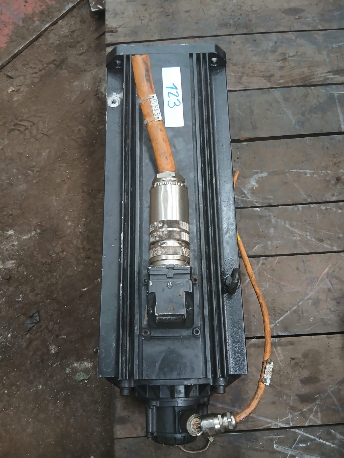 Servo Motor Indramat MDD112D (com Freio), Modelo MDD112D-N-030-N2M-130PA2