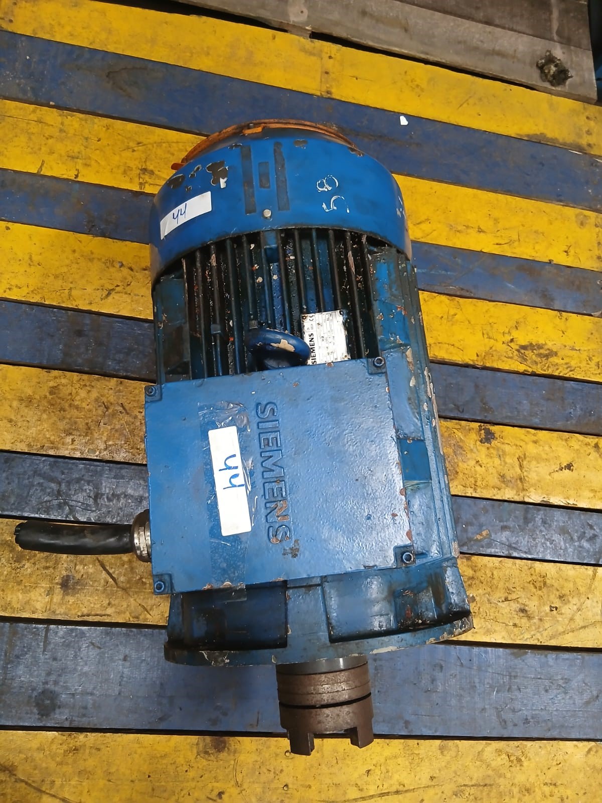 Motor assíncrono trifásico (AS.MOT. 3~),  34.5 kW, Modelo 1LA2 207-4AA6 (ou 1LA2207-4AA6)
