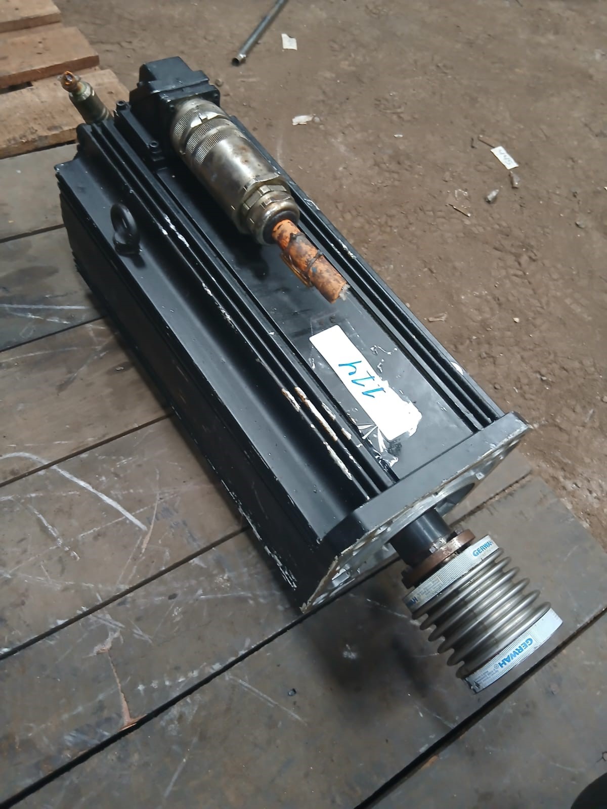 Servo Motor Indramat MDD112D (Versão 2000 rpm), Modelo MDD112D-N-020-N2M-130PA0