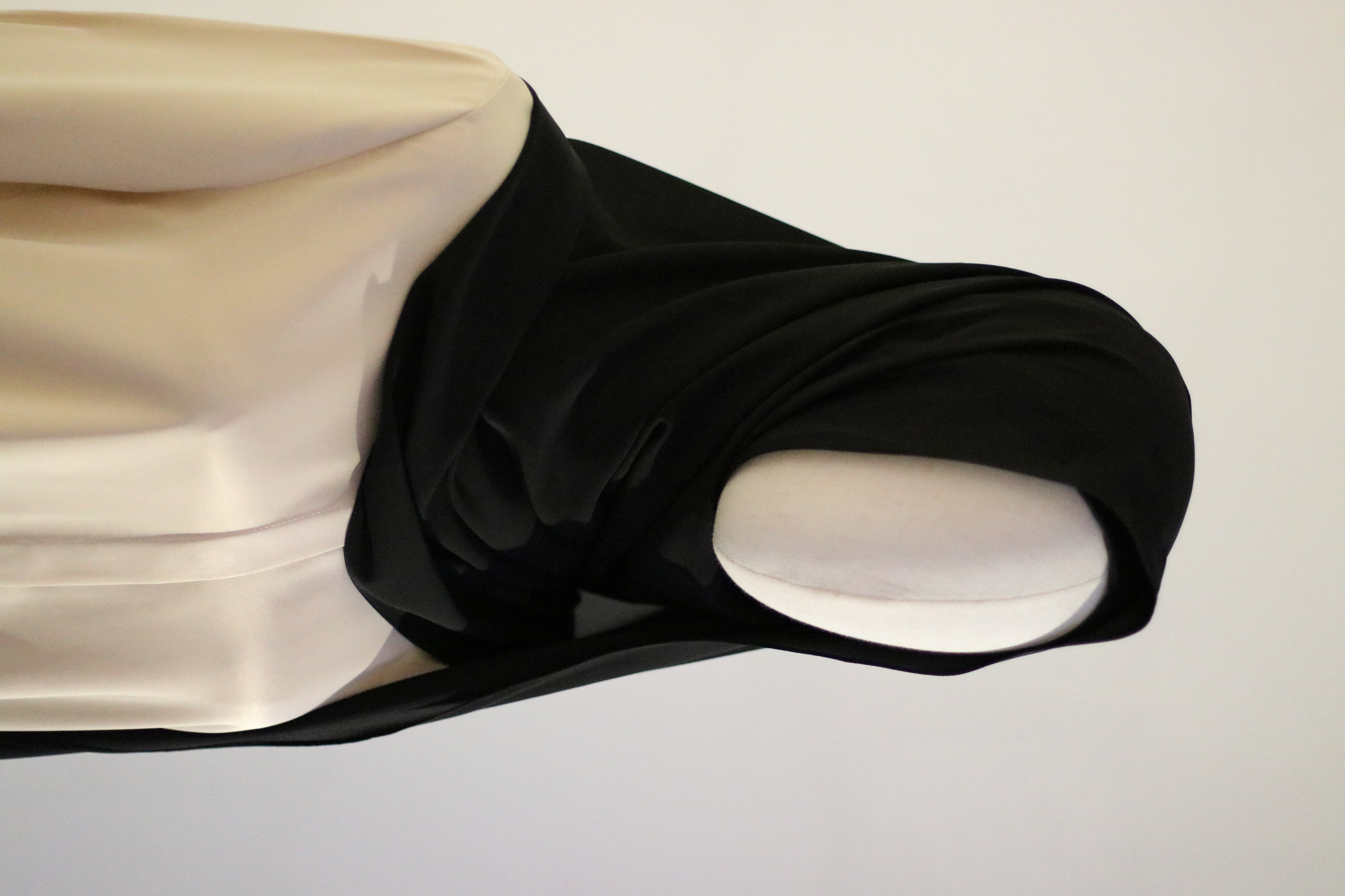 SOFTDRAPE - Black