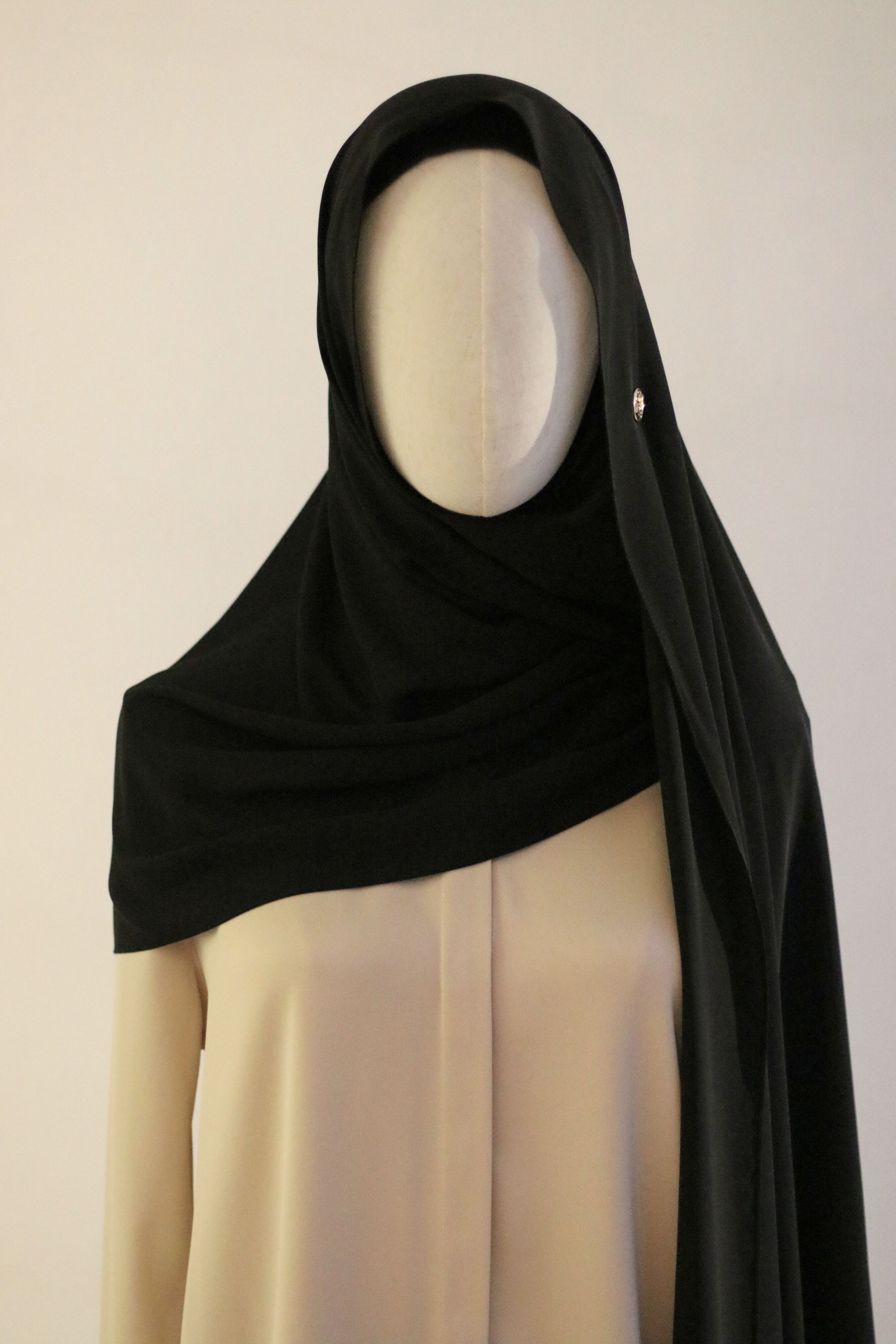 SOFTDRAPE - Black