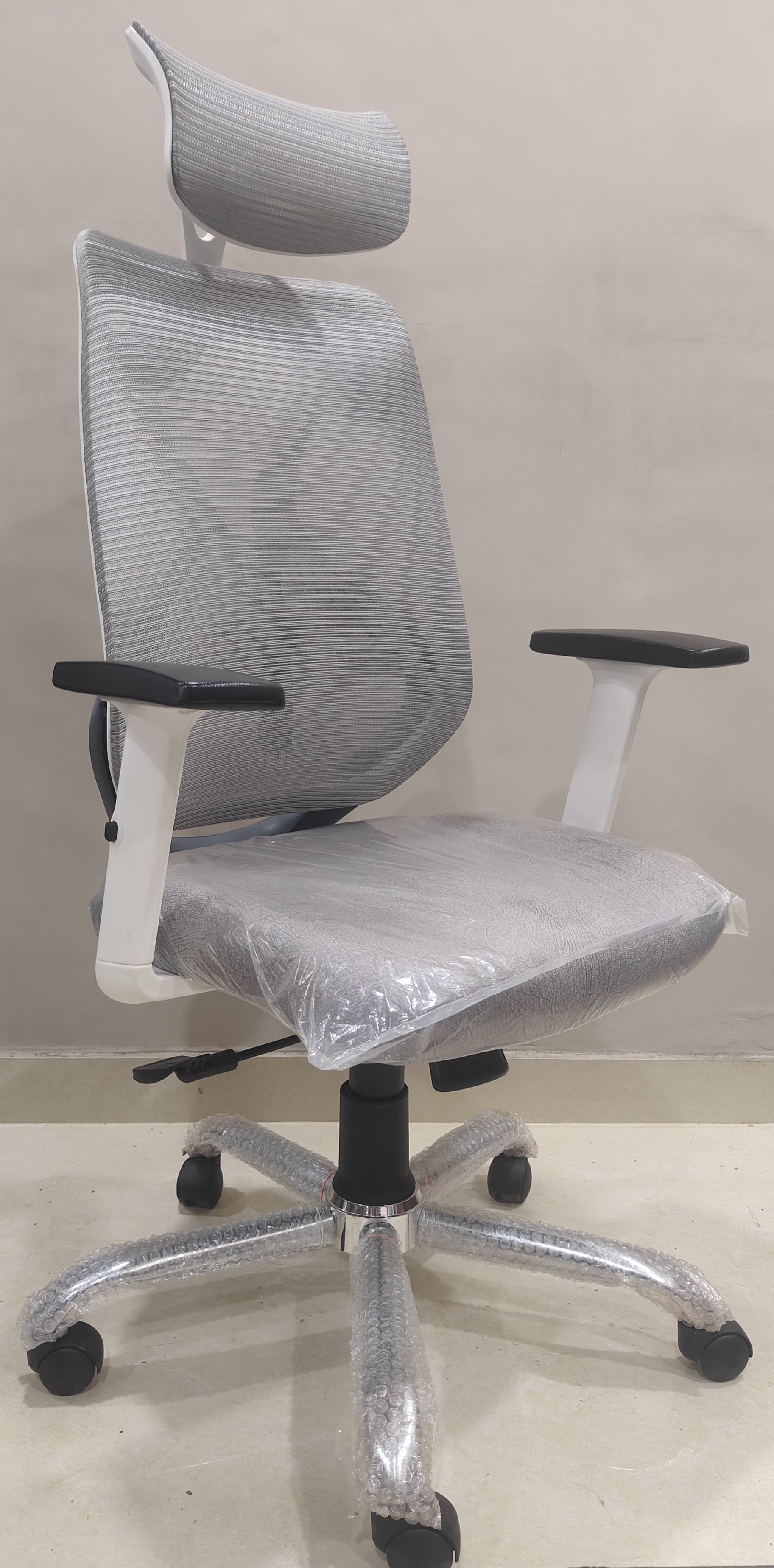 C3 High back chair in Chandigarh