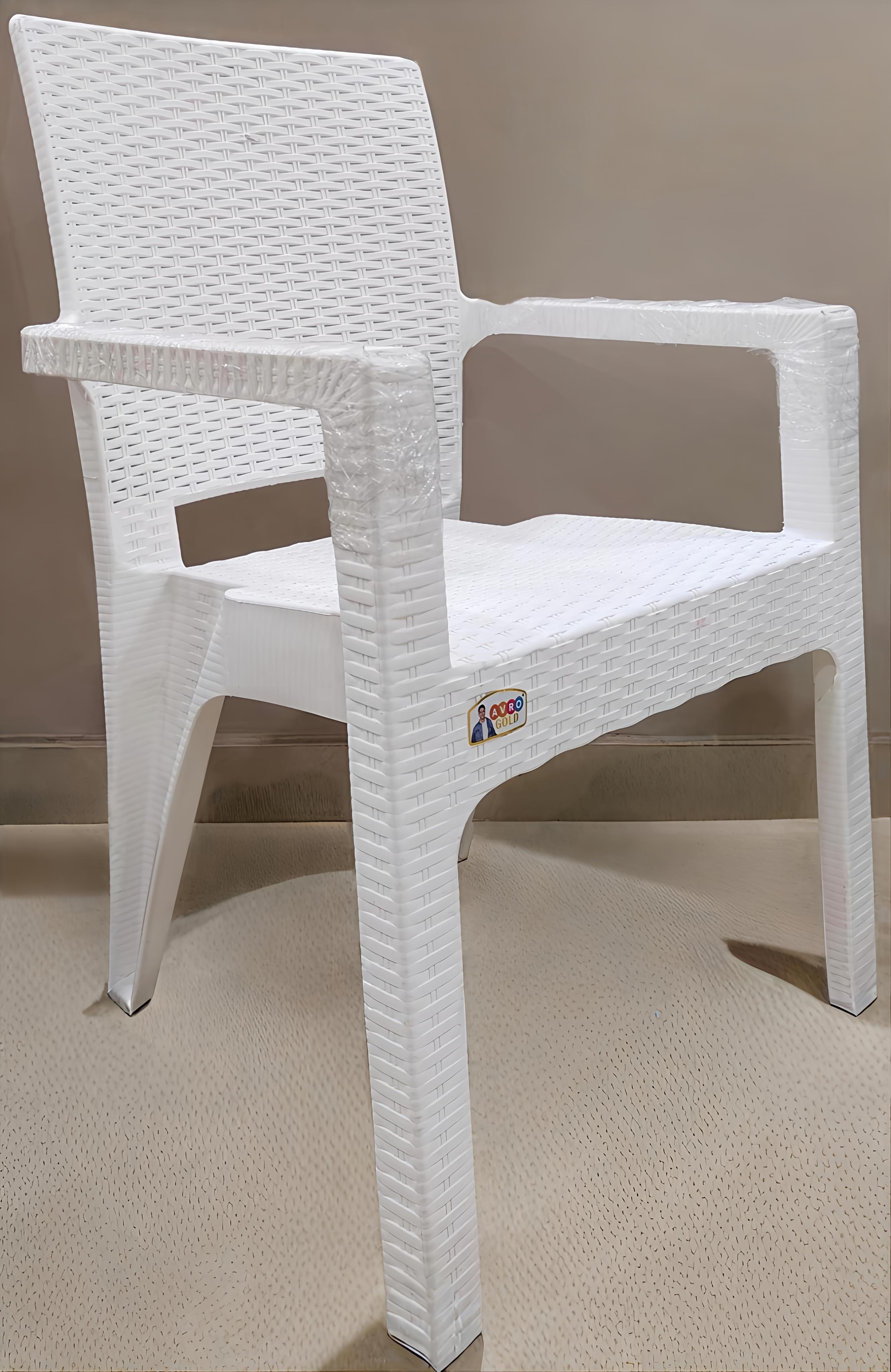 G5 White Plastic Chair