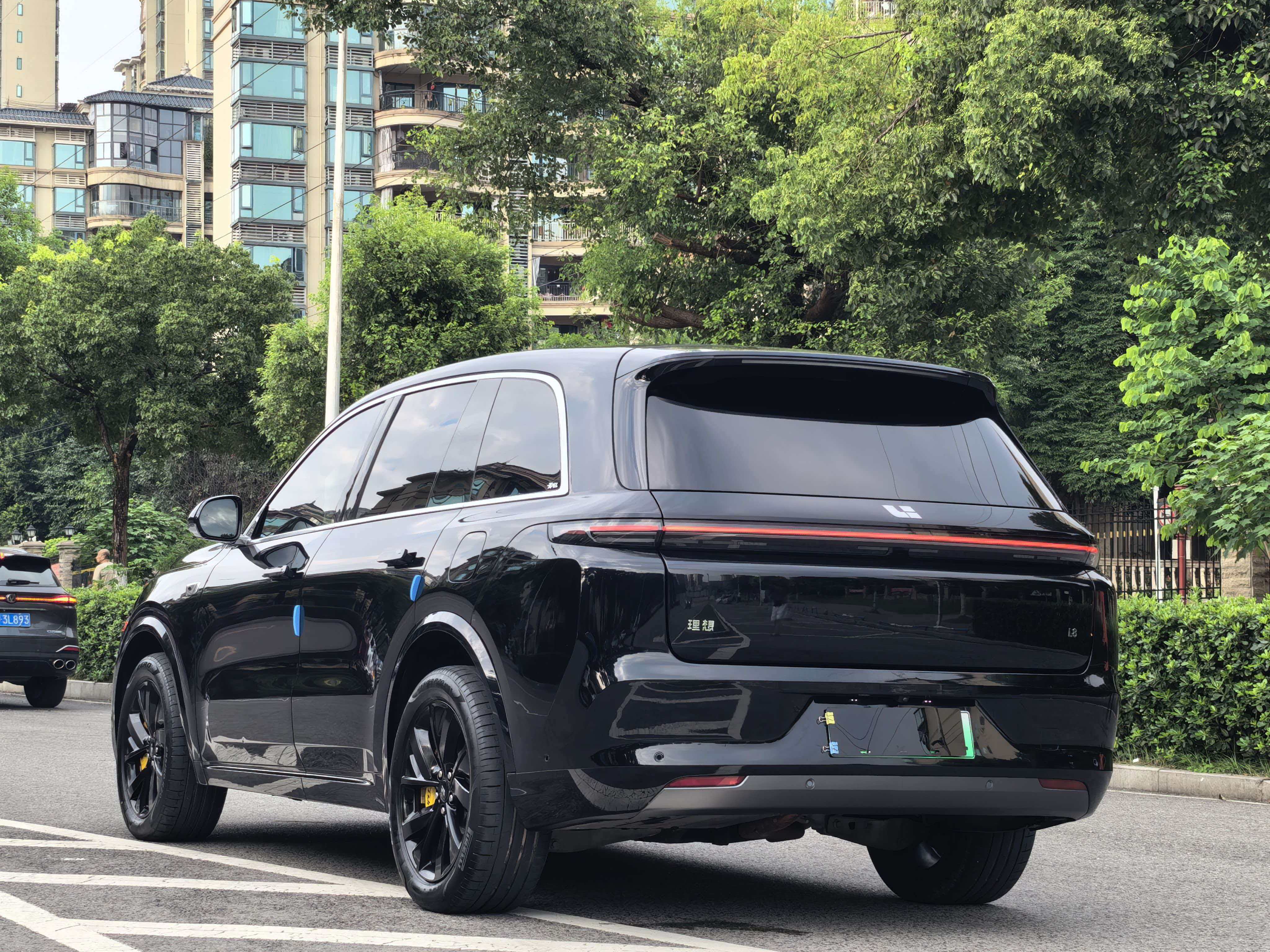 2023 Li Auto L8 Pro (PHEV)