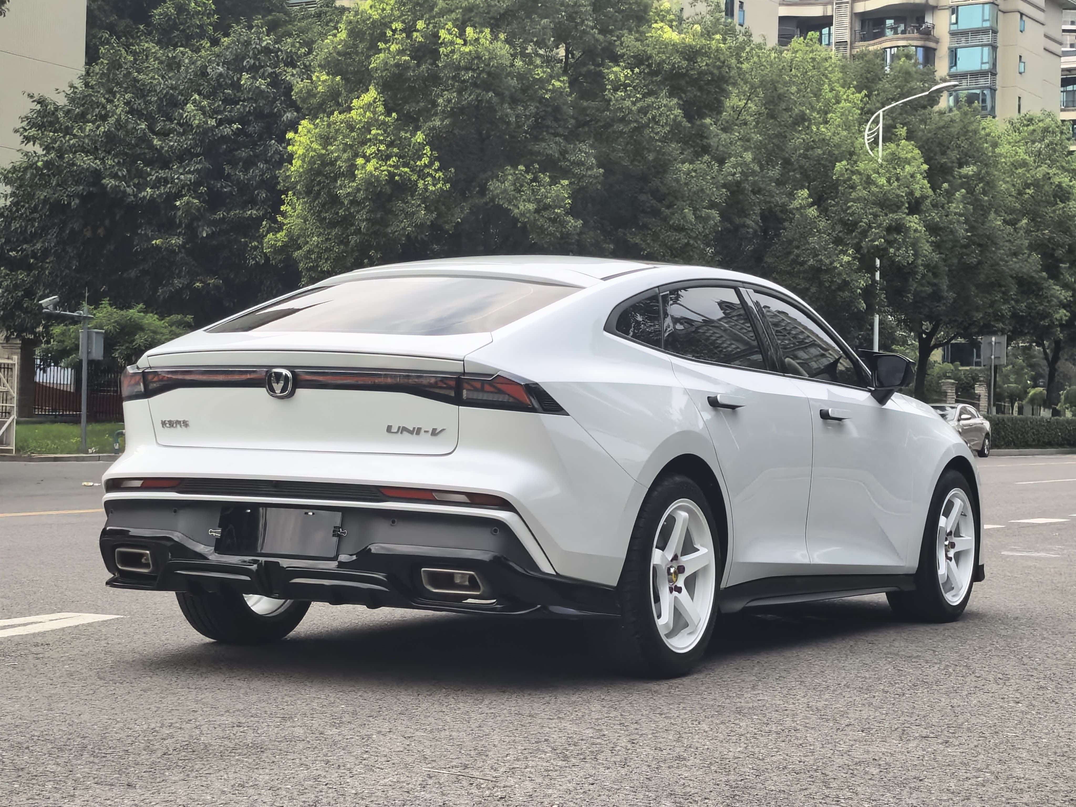 2024 Changan UNI-V 1.5T Premium Edition