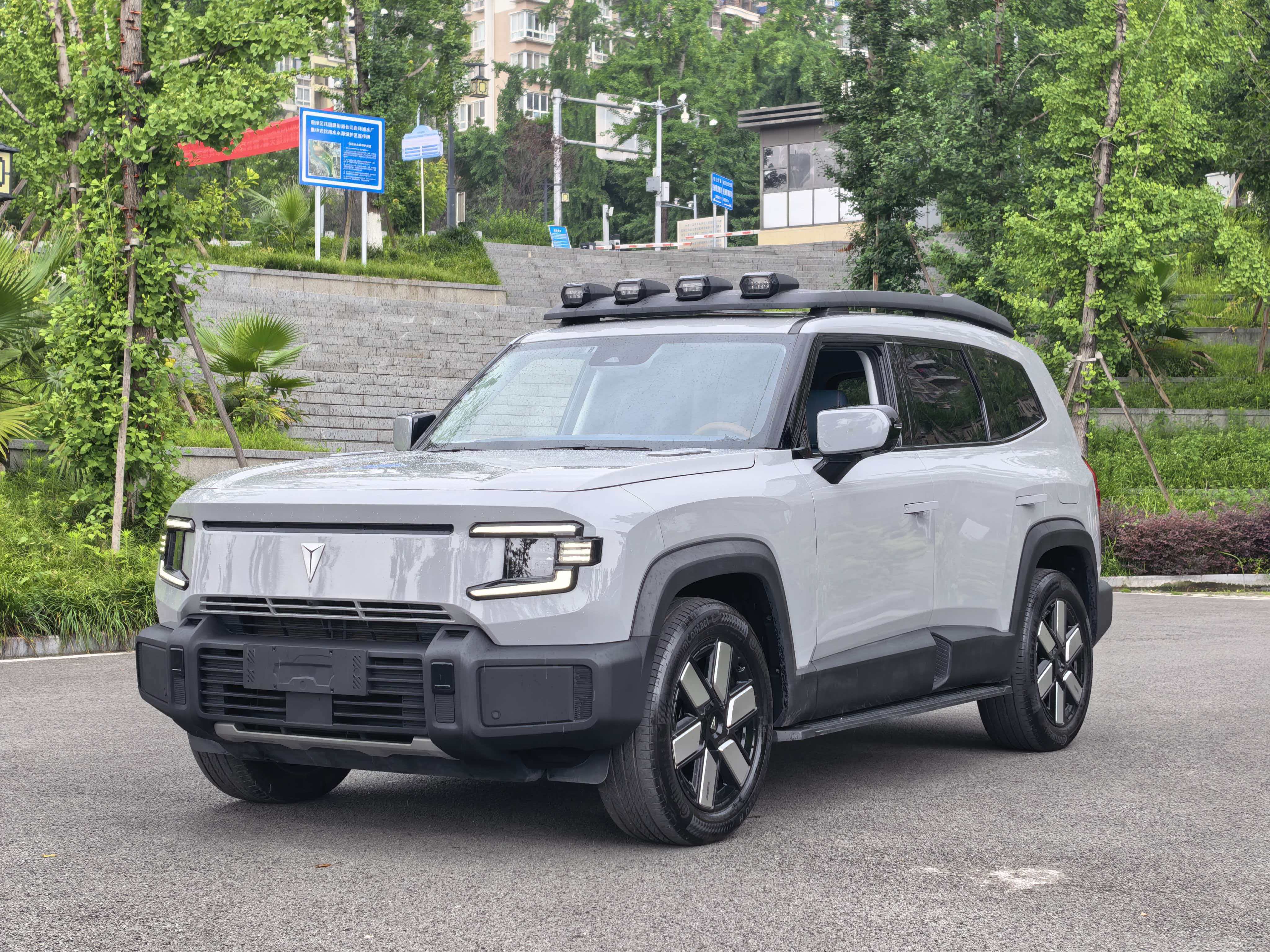 2024 Deepal G318, 4WD Air Suspension Edition