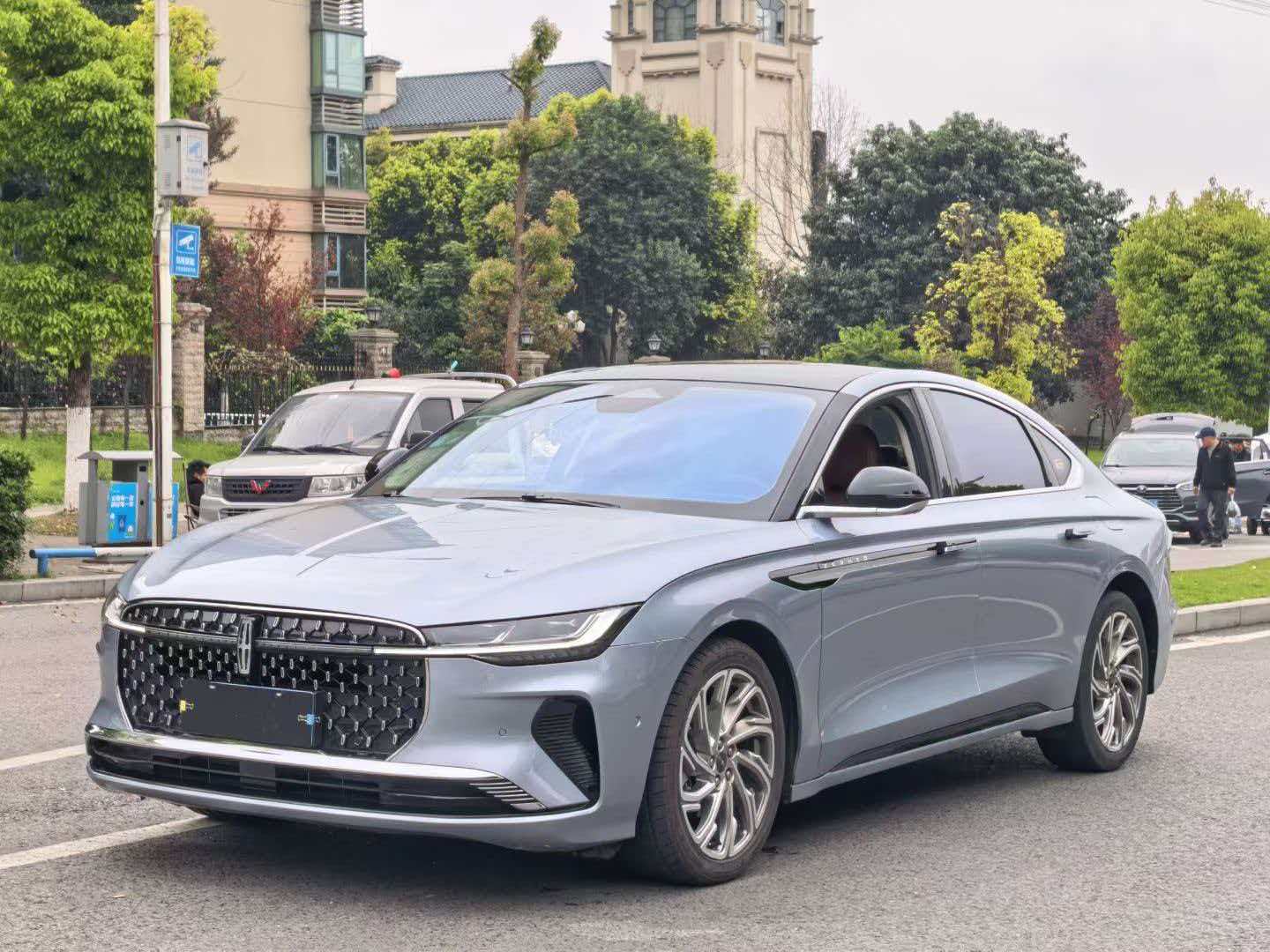 2022 Lincoln Zephyr i-Cool Executive Edition
