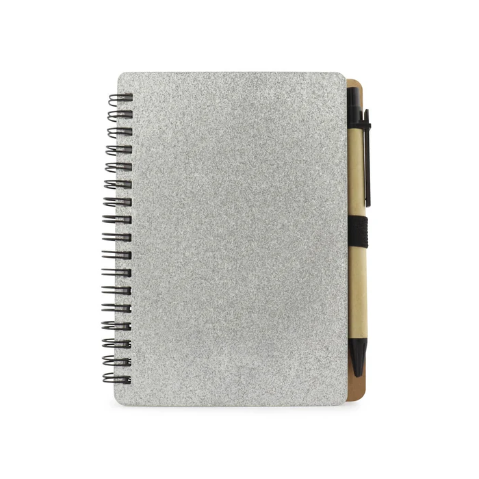 Cuaderno de notas con bolígrafo