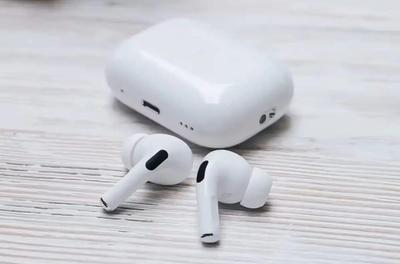 Premium Wireless Earbuds White Bluetooth 5.0 – 24Hr Battery TWS Earbuds in Pakistan | Lureena