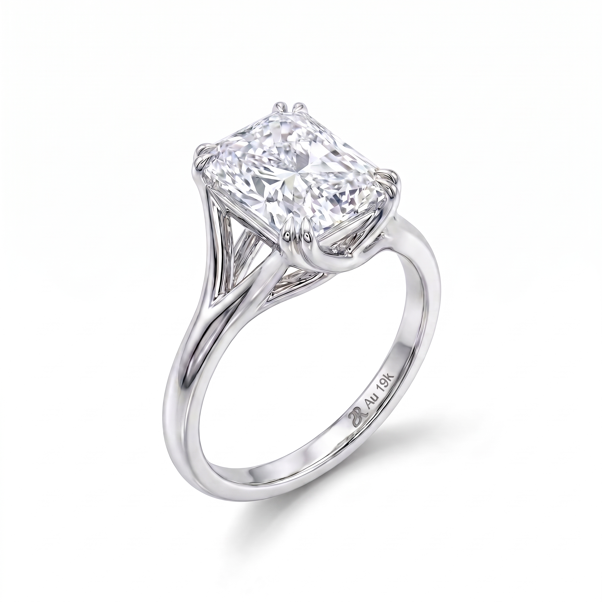 MANHATTAN RADIANCE RING