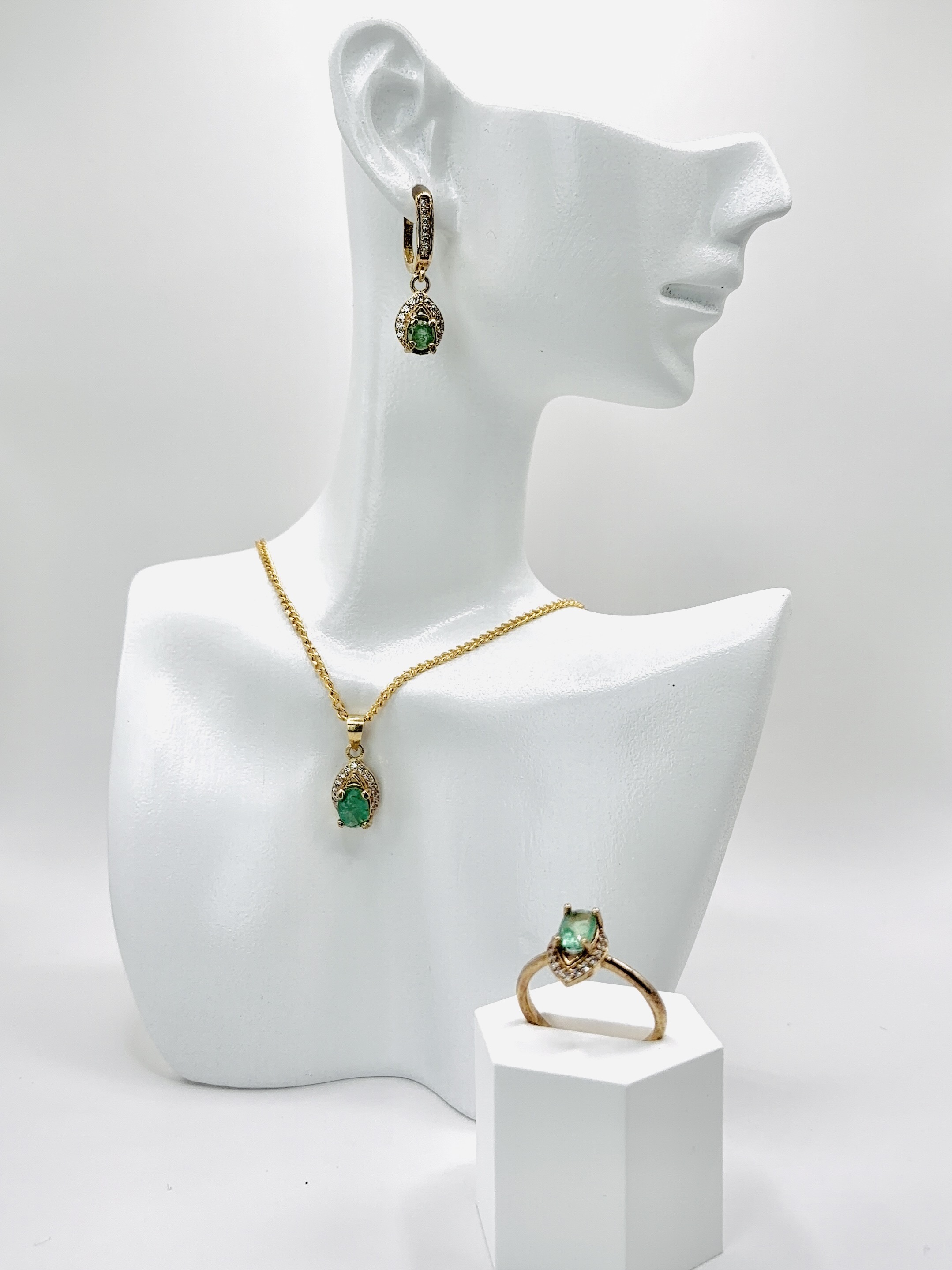 Emerald Jewelry Set