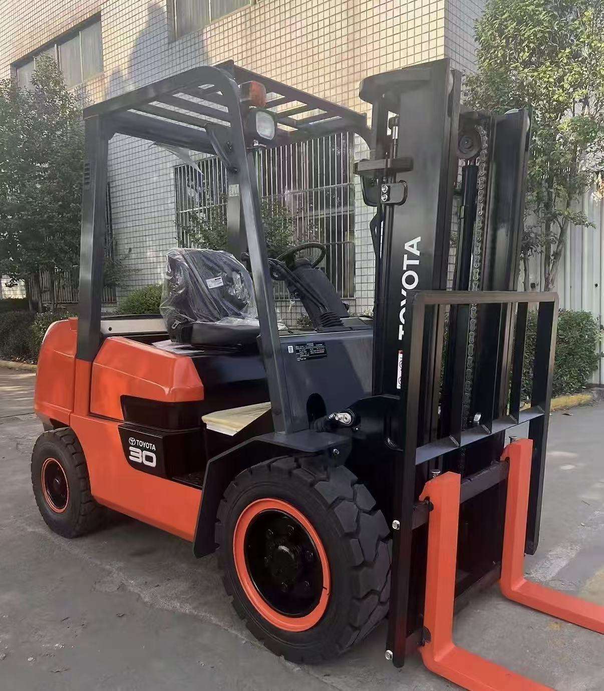 Toyota 3-Ton Forklift