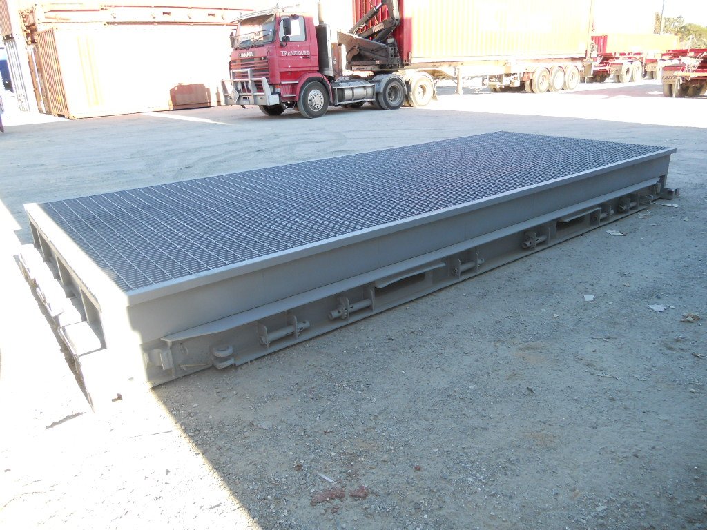 Heavy-Duty Steel Grating Platform