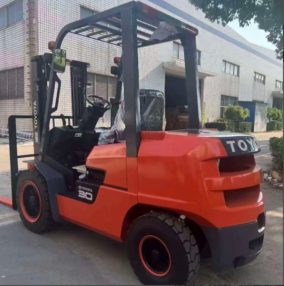 Toyota 3-Ton Forklift
