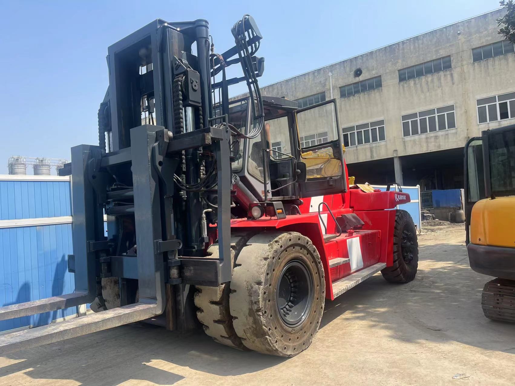 Heavy Duty Forklift