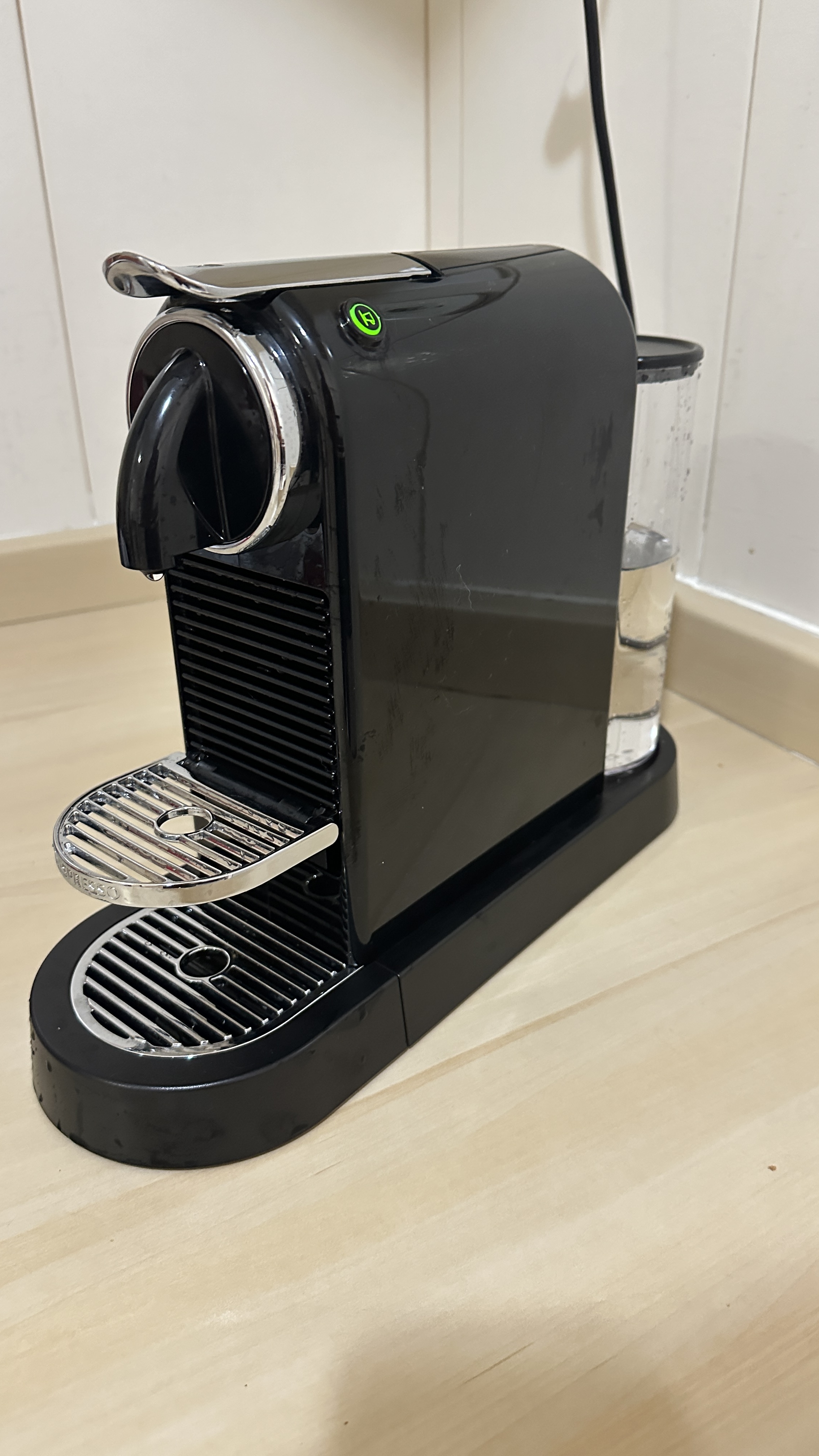 CAFETEIRA NESPRESSO - CITIZ 127v