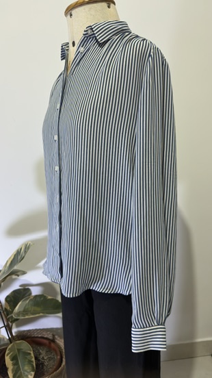 BLUSA / CAMISA DE BOTÃO LISTRADA - H&M - XS