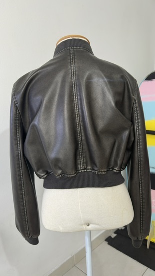 JAQUETA ZARA - COURO SINTÉTICO - XS