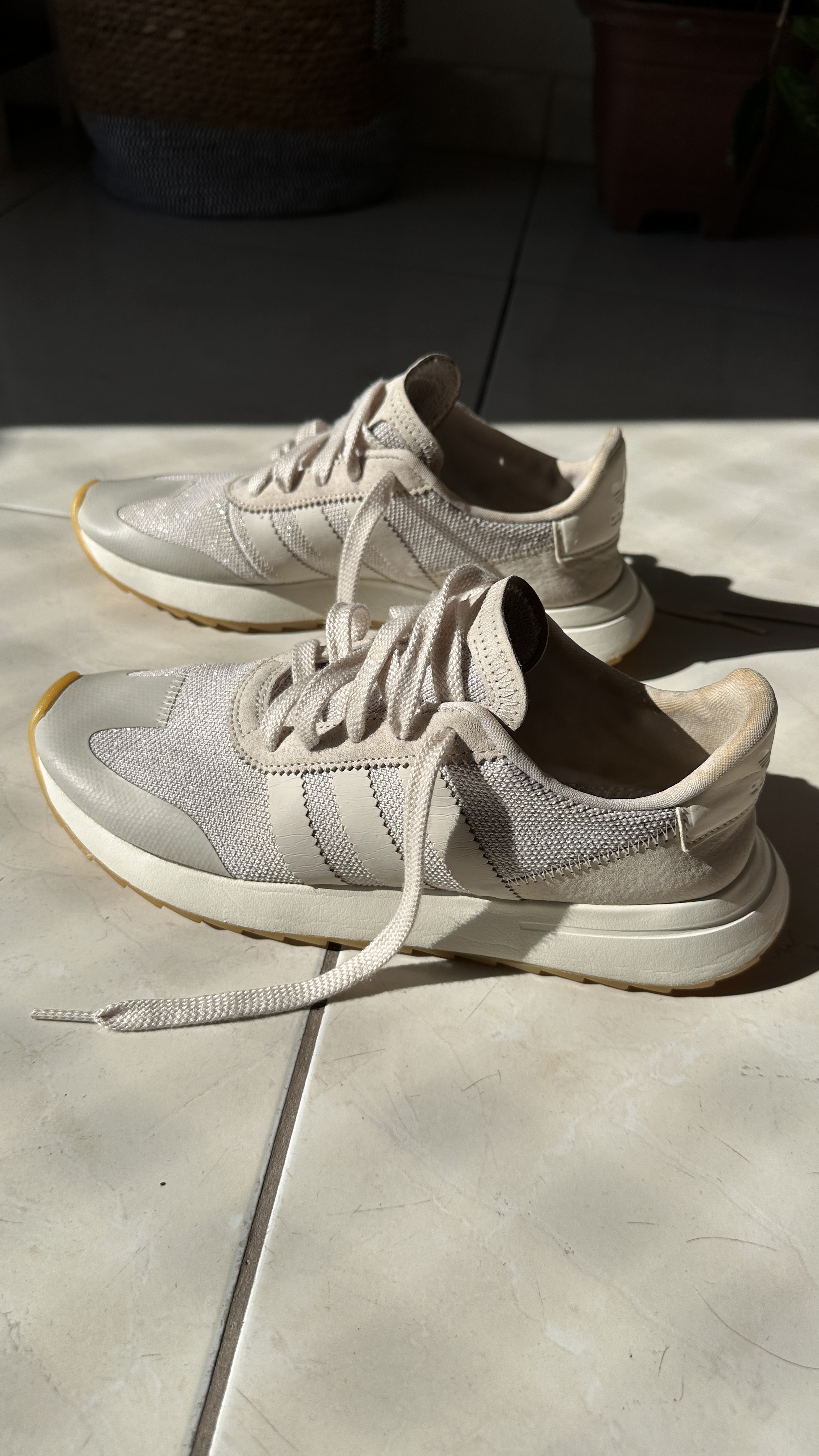 Adidas Retropy F2 - feminino - tam 36