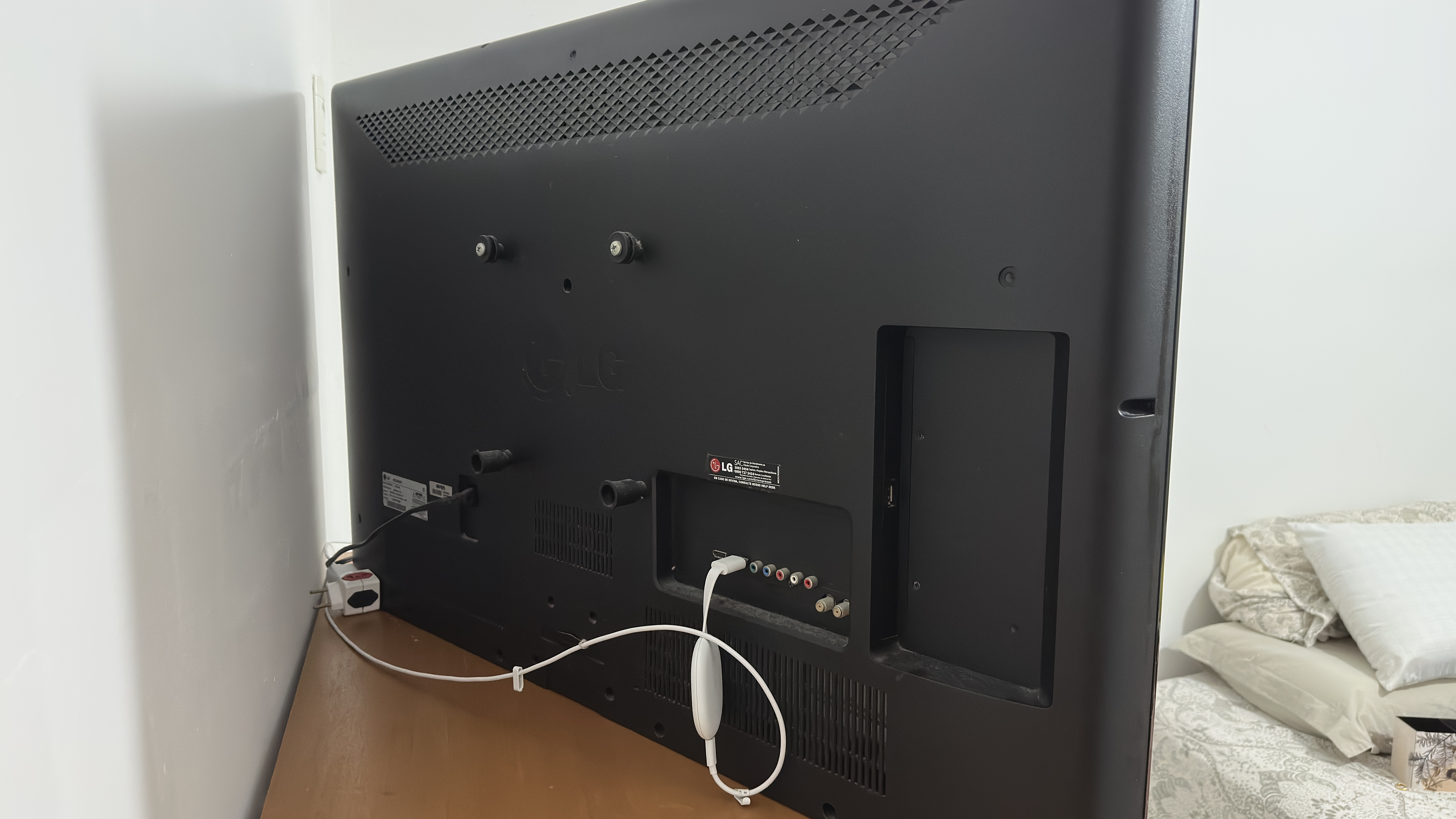 TV LG 42 POLEGADAS (NÃO É SMART)