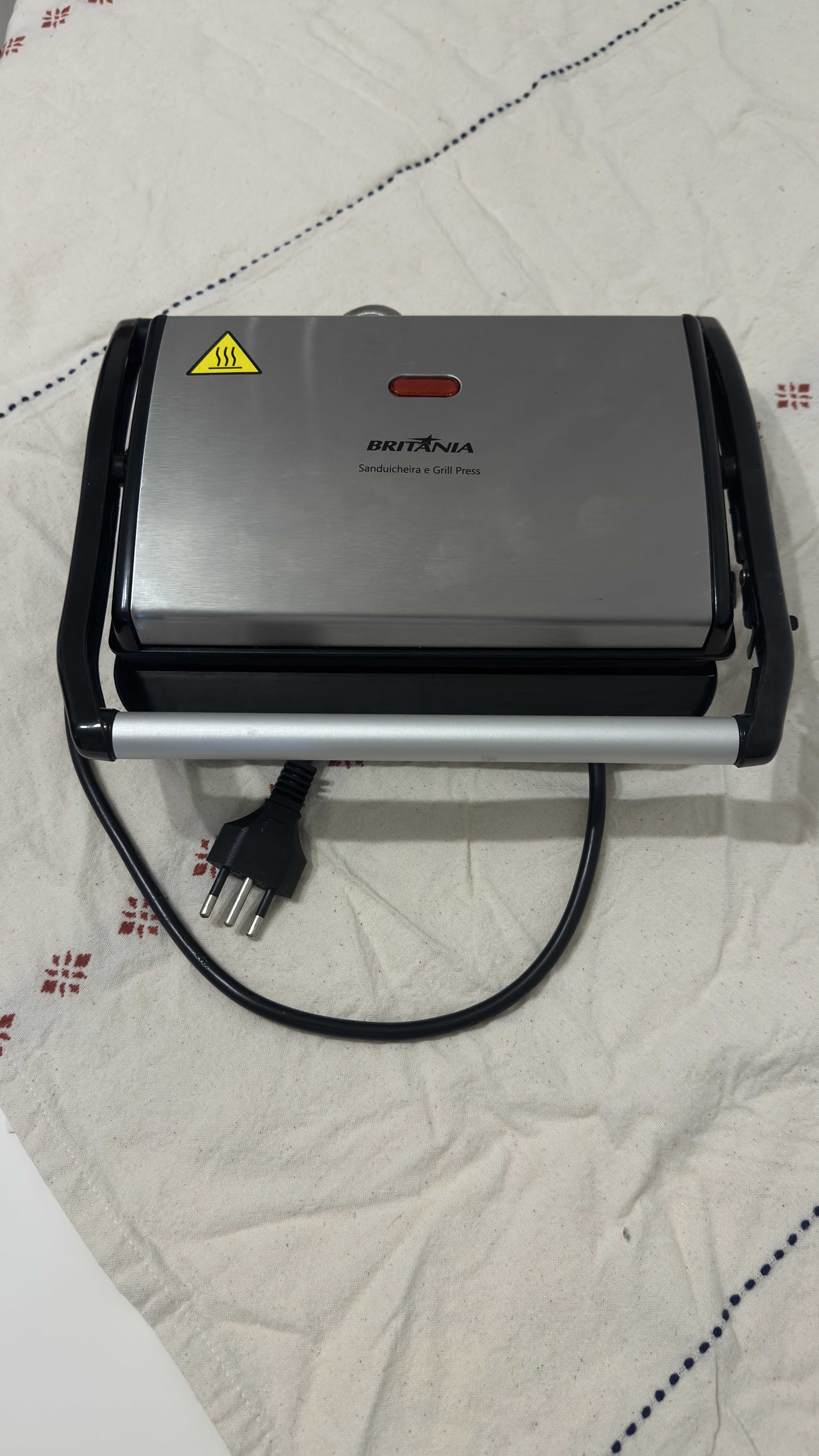 SANDUICHEIRA e GRILL - BRITÂNIA - 127V
