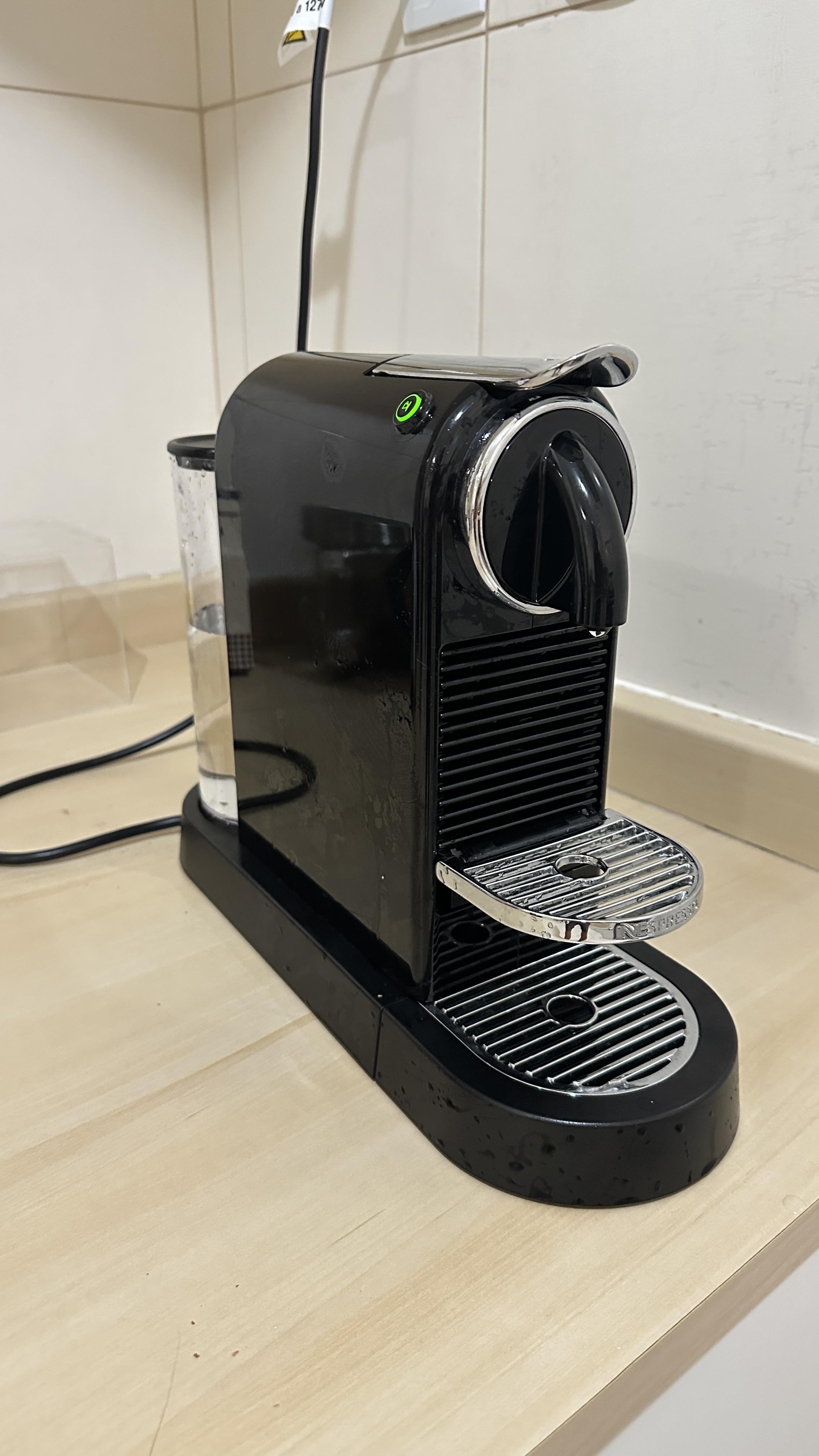 CAFETEIRA NESPRESSO - CITIZ 127v