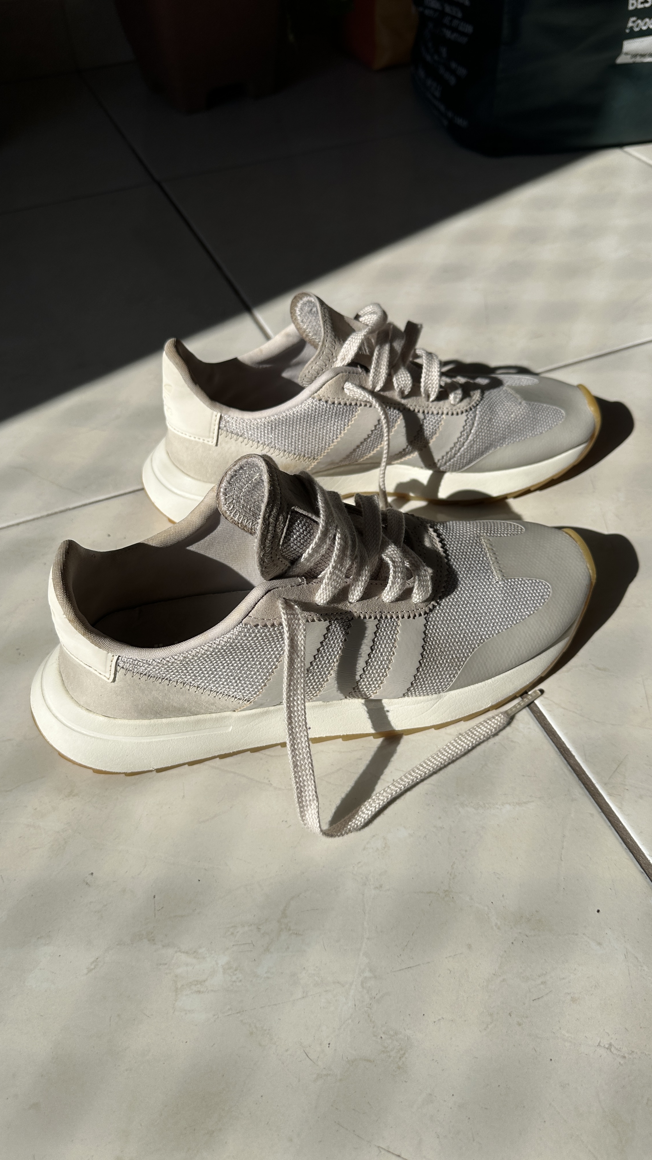 Adidas Retropy F2 - feminino - tam 36