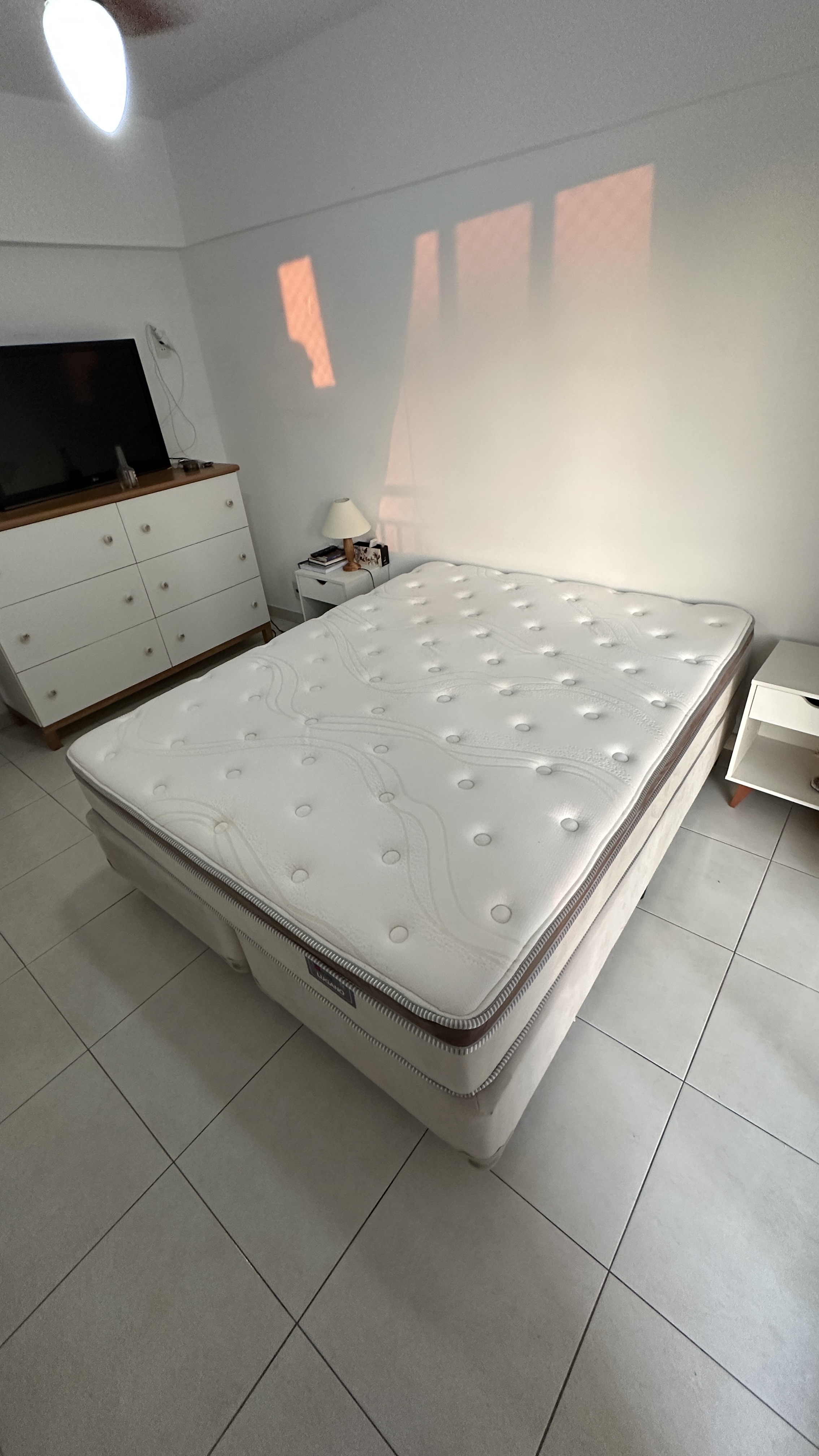 CAMA QUEEN - EURO COLCHÕES - MUITO BEM CUIDADA (SETEMBRO)