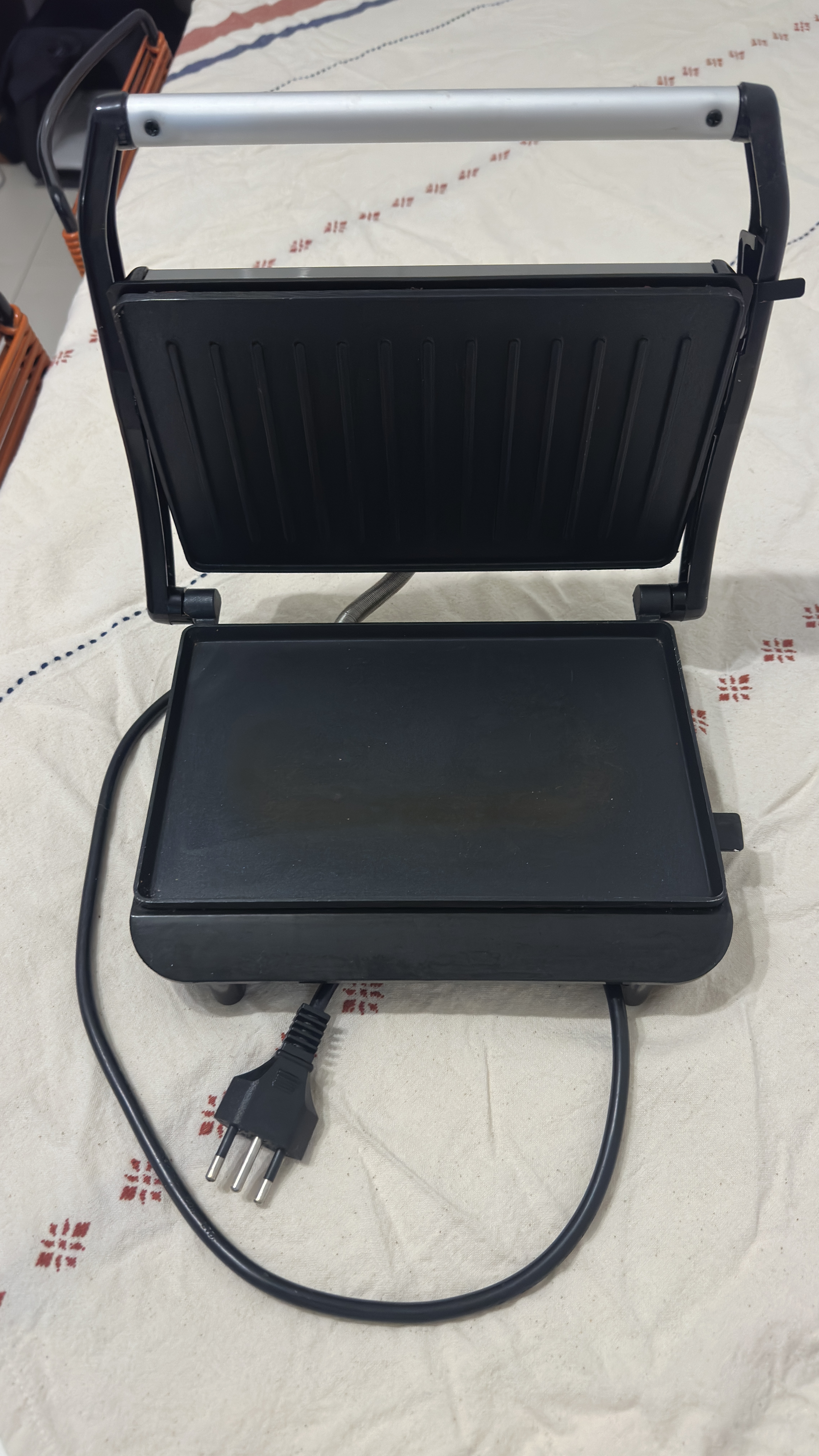 SANDUICHEIRA e GRILL - BRITÂNIA - 127V