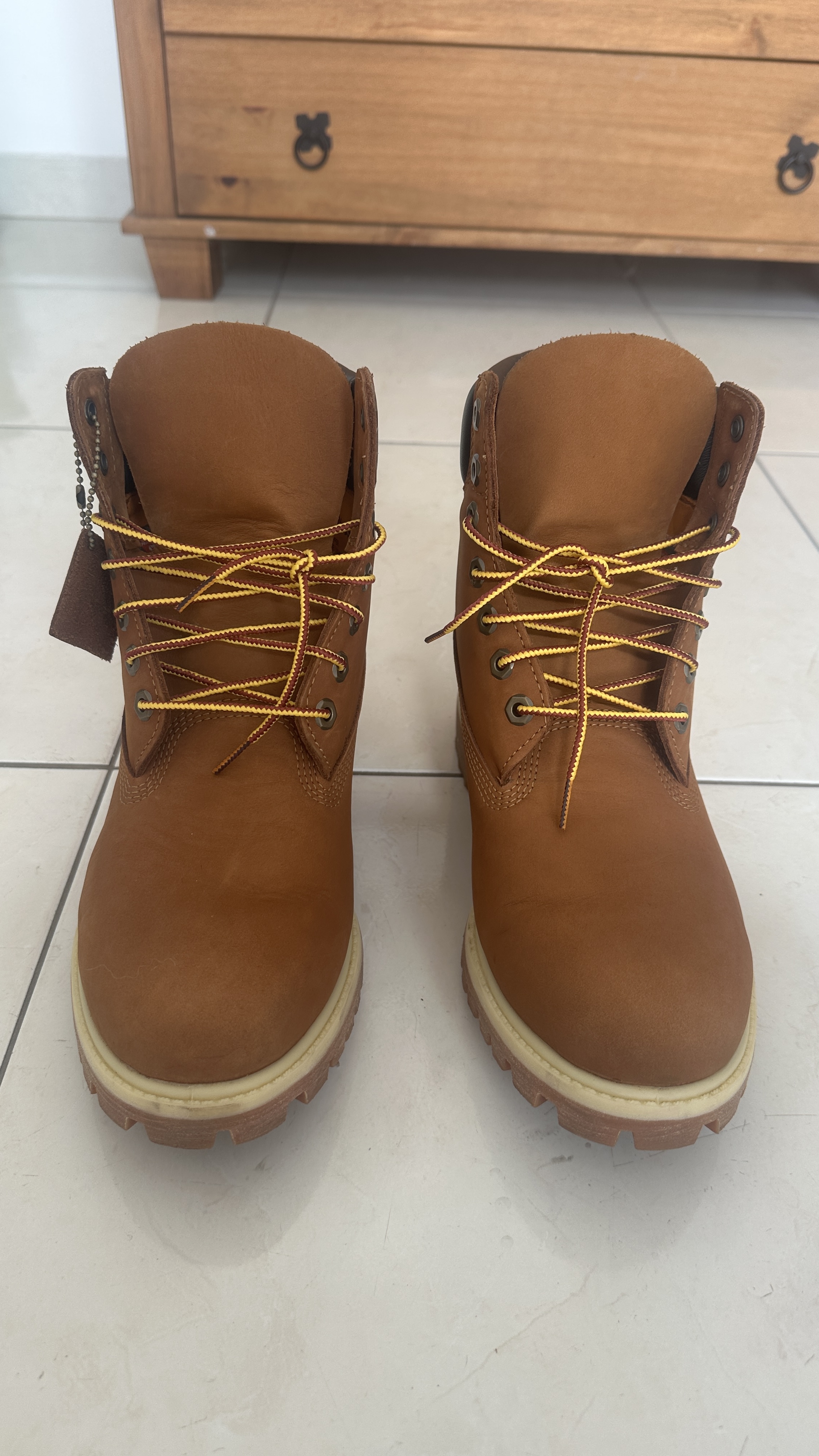BOTA TIMBERLAND ORIGINAL - (tam 40.5 br / 9 EUA)