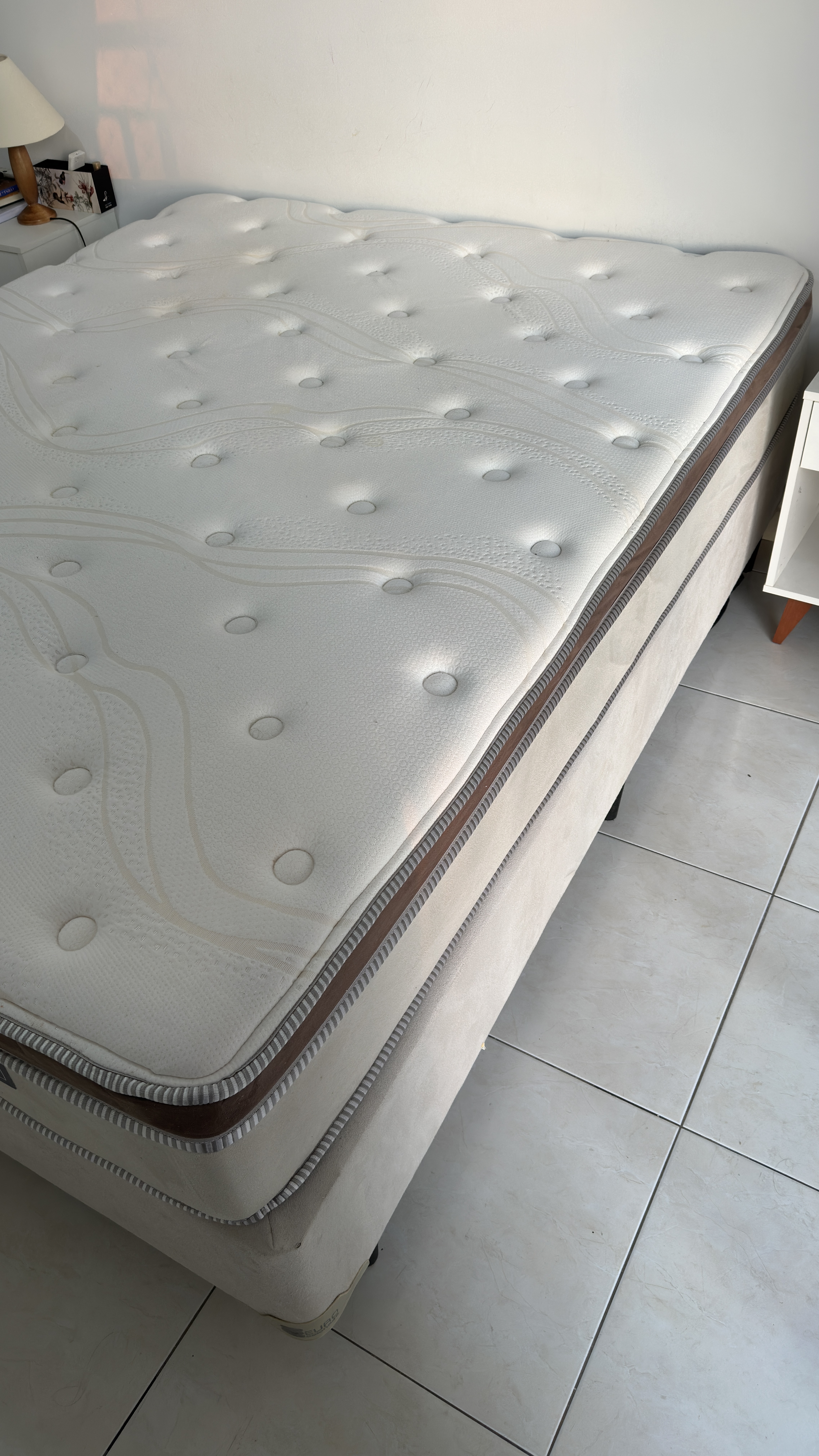 CAMA QUEEN - EURO COLCHÕES - MUITO BEM CUIDADA (SETEMBRO)