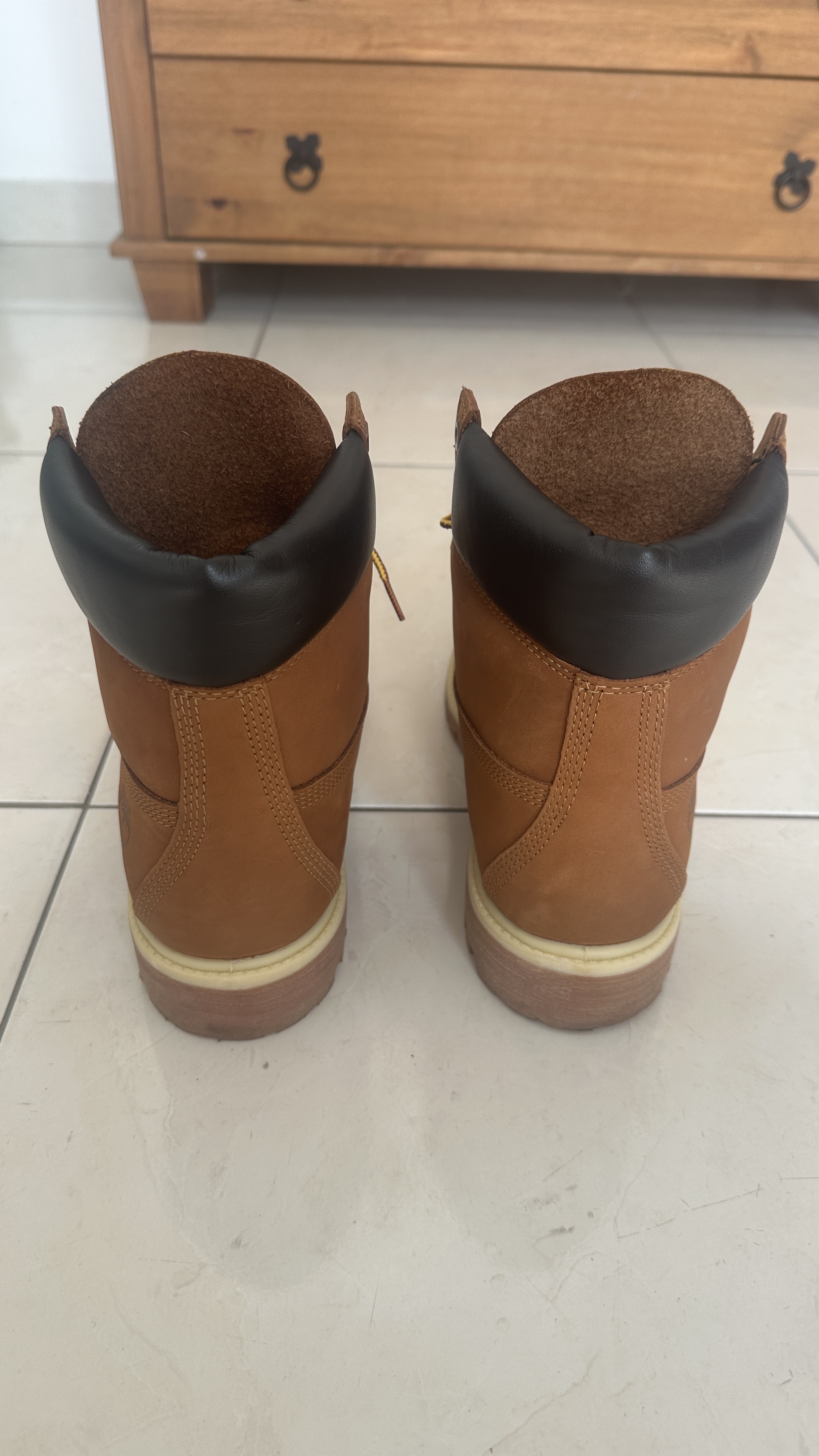 BOTA TIMBERLAND ORIGINAL - (tam 40.5 br / 9 EUA)