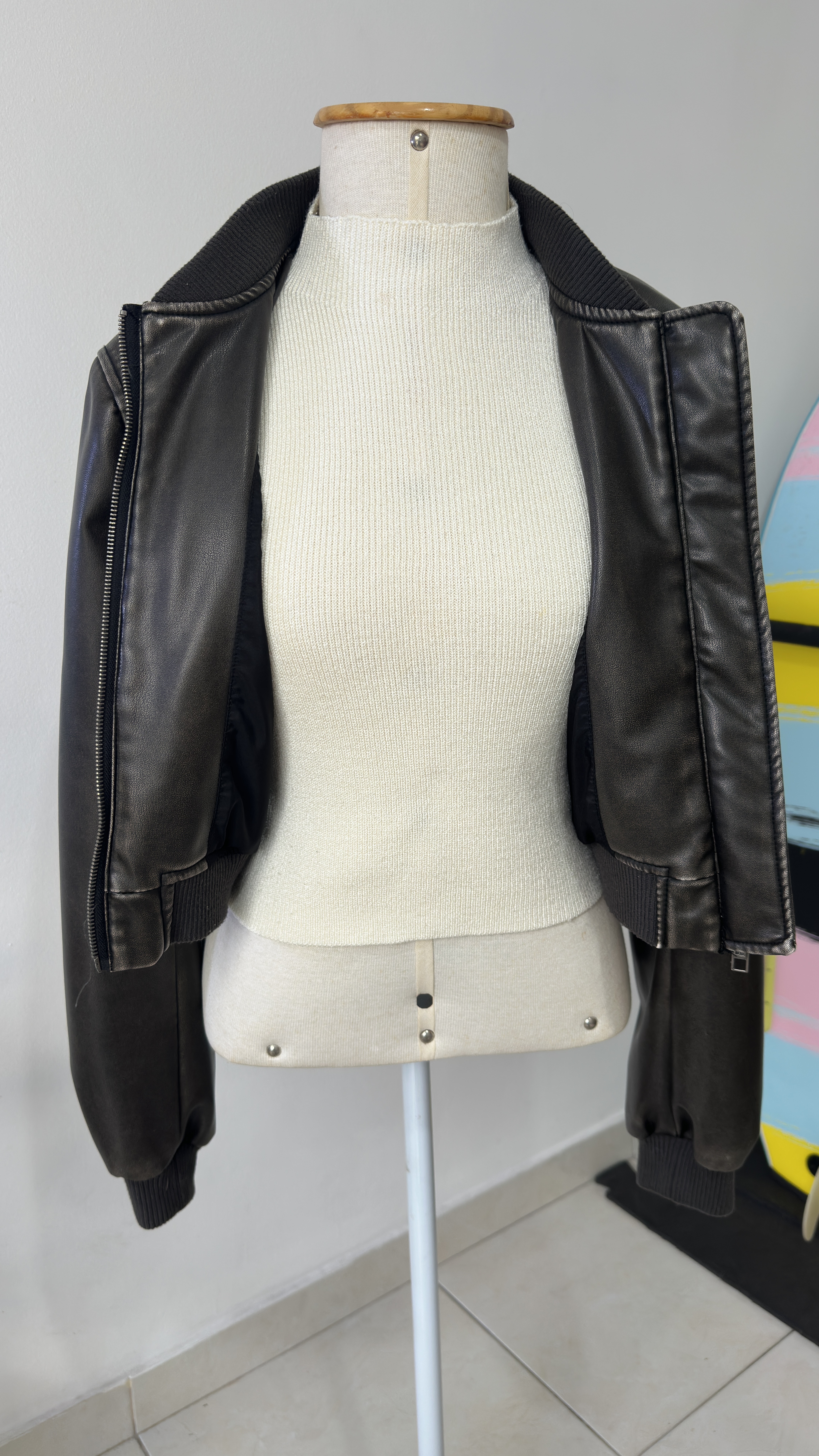 JAQUETA ZARA - COURO SINTÉTICO - XS
