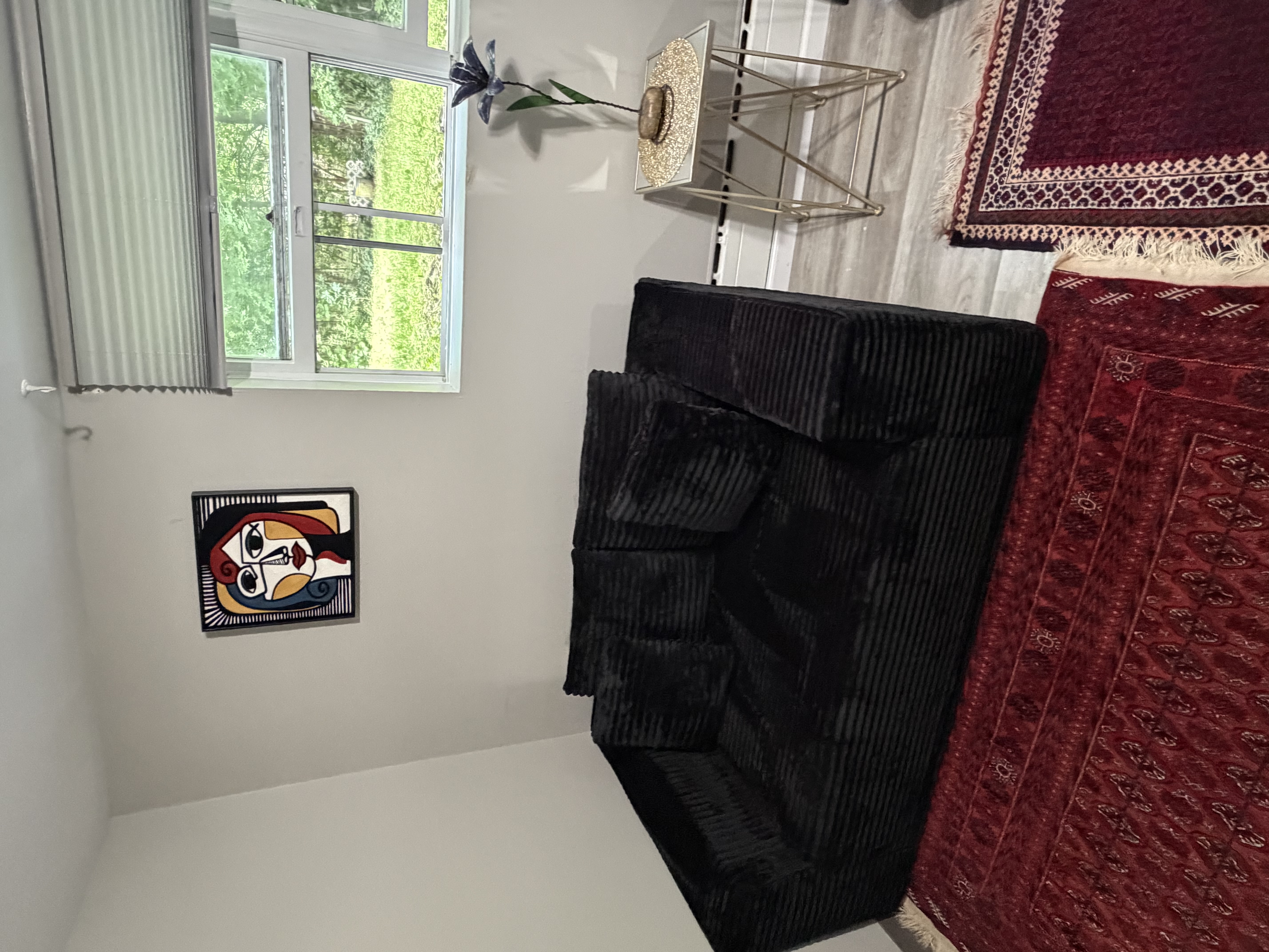 FRI SAT SUN 1 Bedroom Luxury Rental apartment BASEMENT UNIT