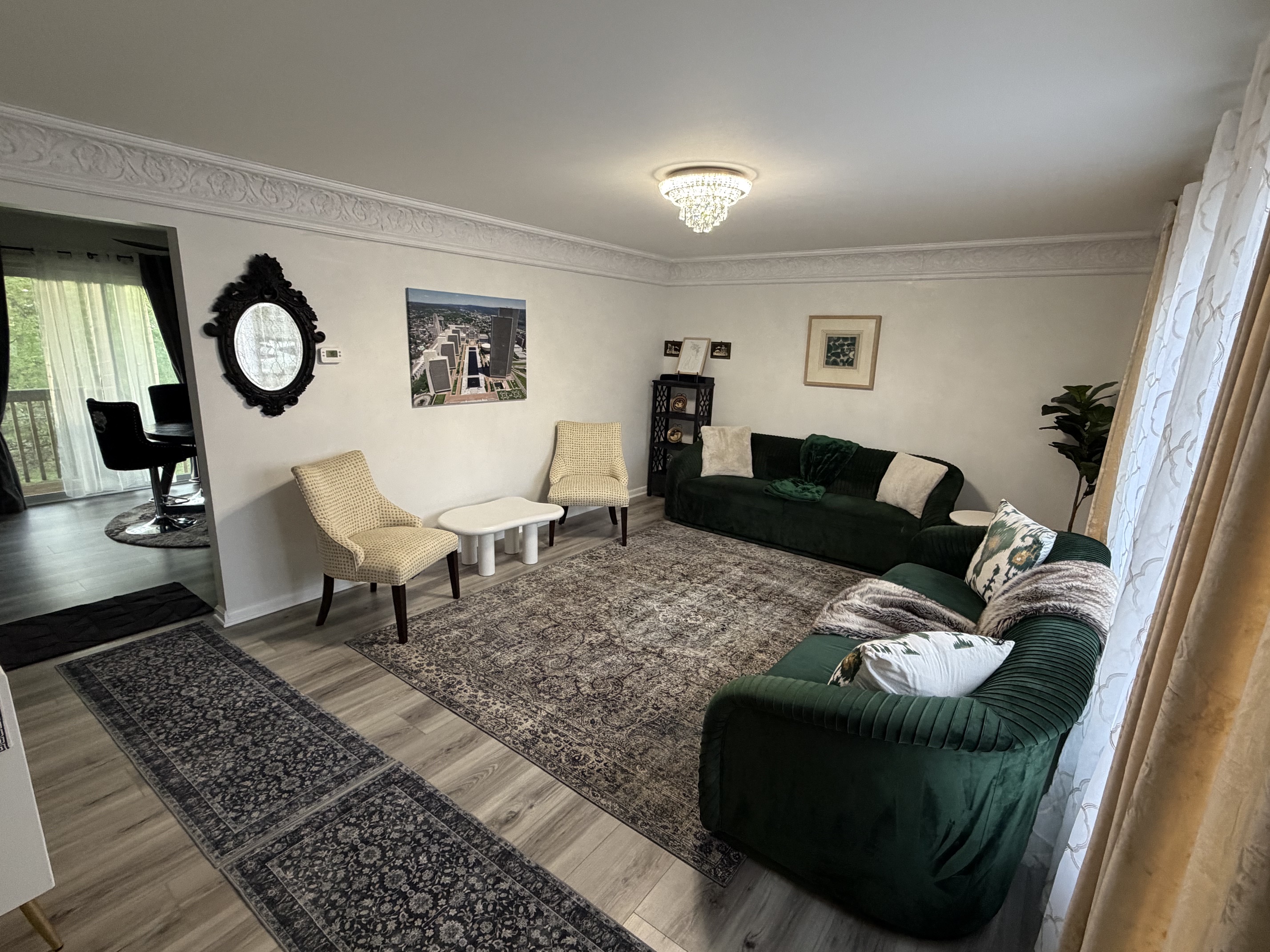 Mon- Thur 2 Bedroom Luxury Rental apartment 1st Floor unit 