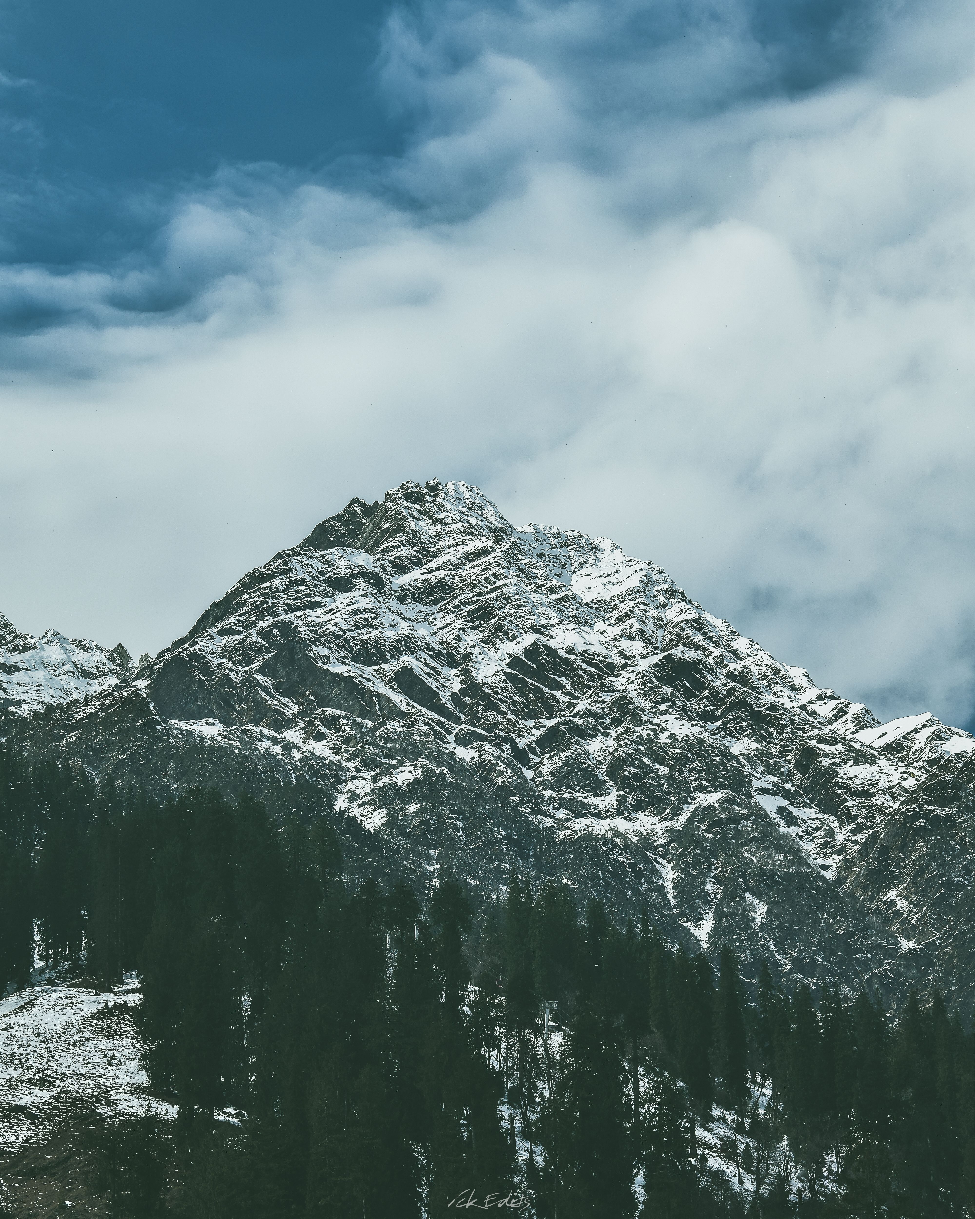 Manali Snow-View Premium Luxury Tour Package
